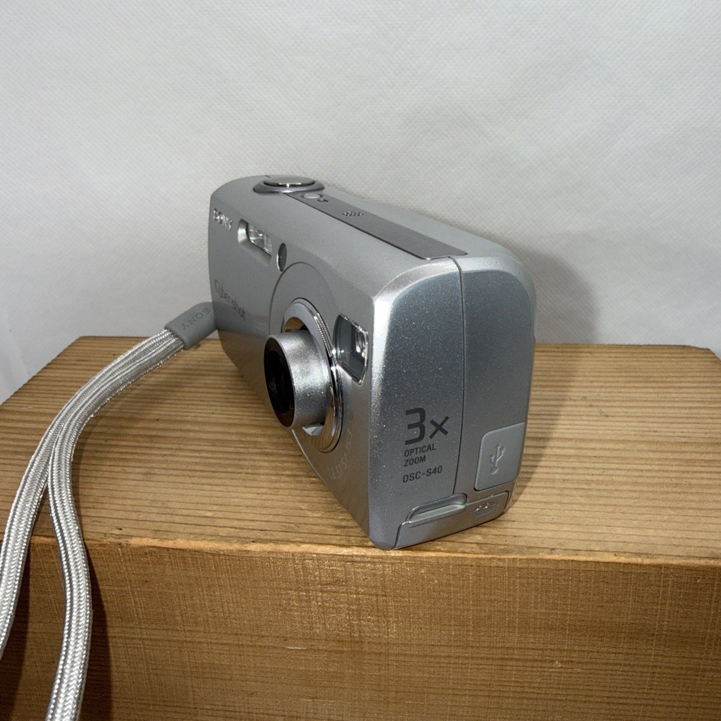 SONY Cyber-shot DSC-S40 4.1 MP Digital Camera Tested Working + Accessories