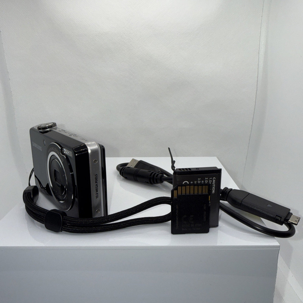 Samsung PL100 12.2MP Selfie Screen Digital Camera Tested + Charger Battery 4GB