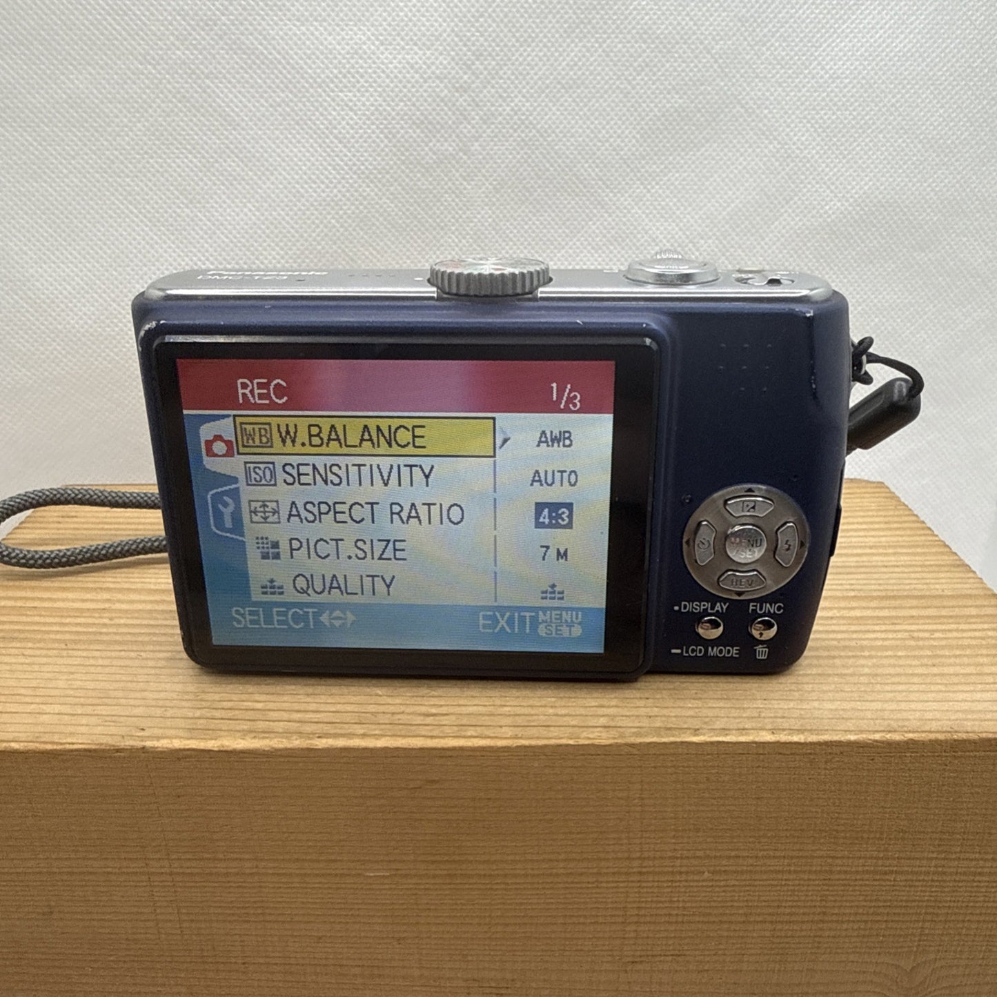 Panasonic LUMIX DMC-TZ3 7.2MP Digital Camera Tested + Charger Battery 4GB SD