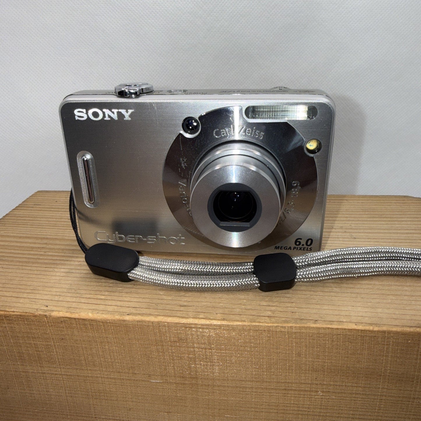 Sony Cyber-shot DSC-W50 6MP Digital Camera Tested + Charger Battery Memory