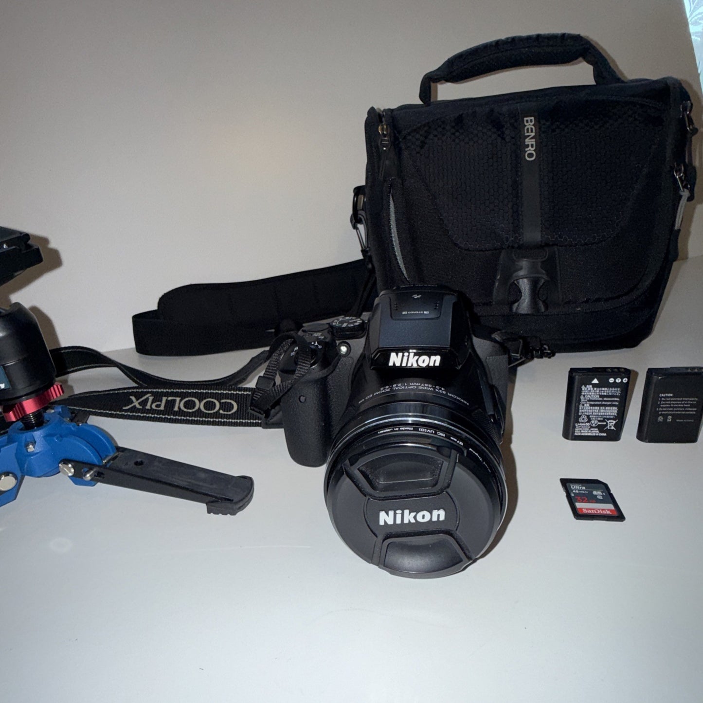 Nikon Coolpix P900 16MP Digital Camera 83x Optical Zoom + Manbily + Benro VGC