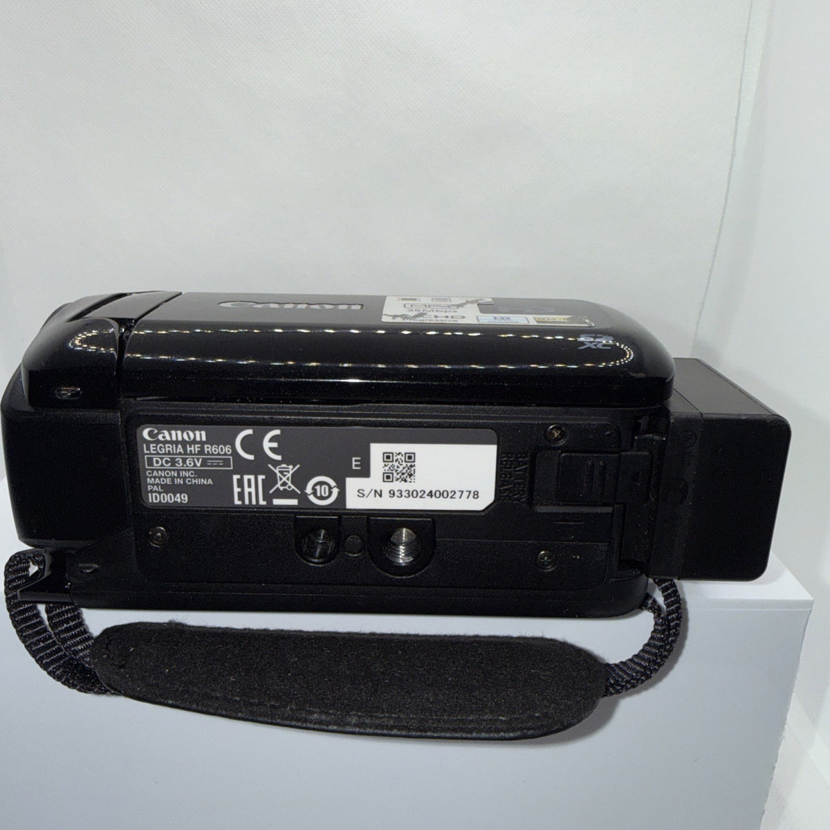 Canon Legria HF R606 HD CMOS Digital Video Camcorder Working + Accessories