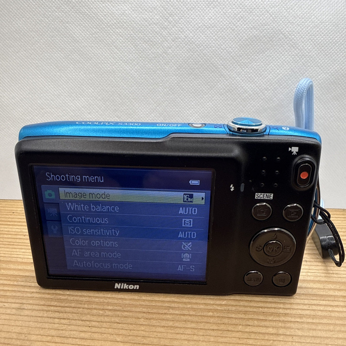 Nikon Coolpix S3300 16MP Digital Camera Tested Working + Charger Battery 4GB SD