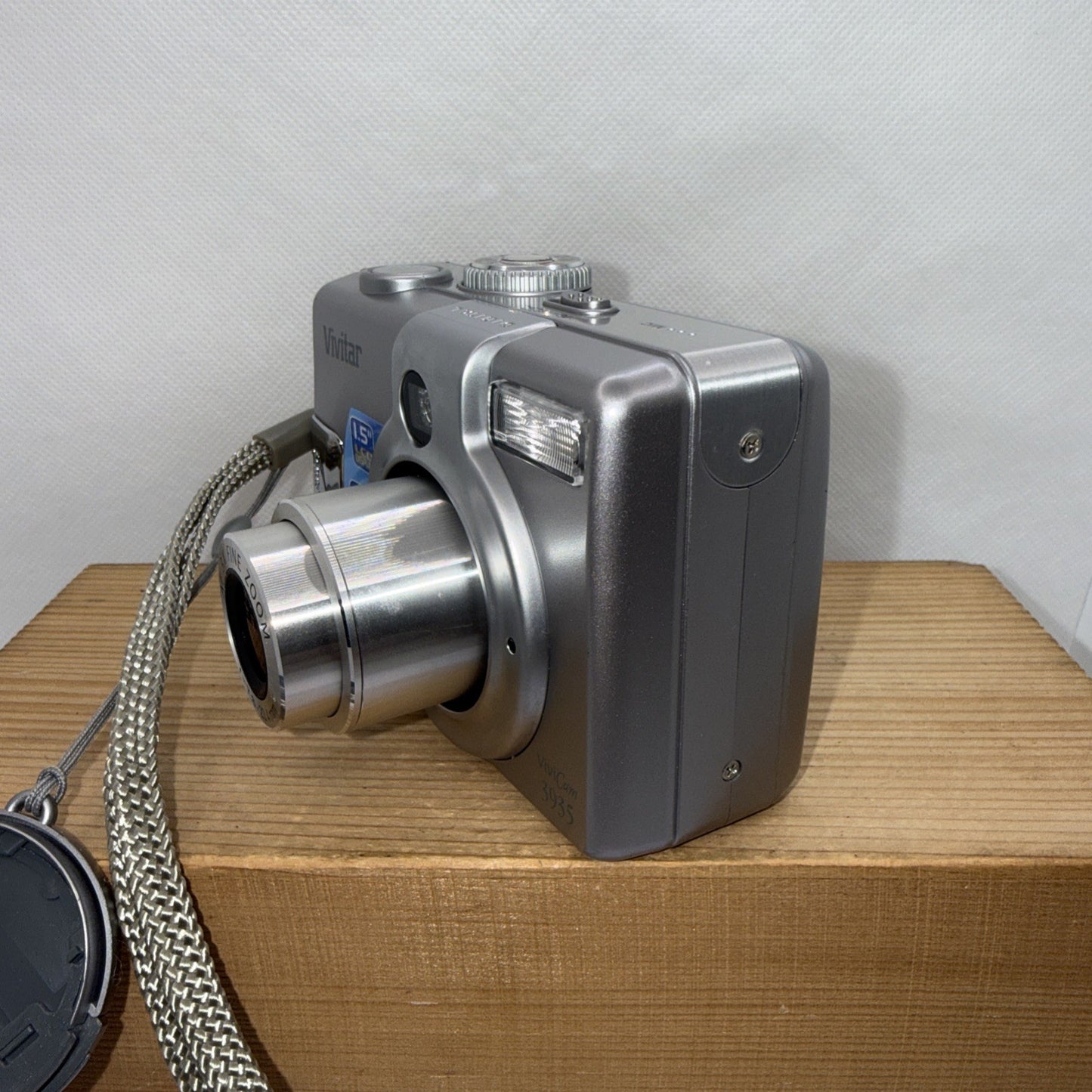 Vivitar Digital Camera Vivicam 3935 5.0MP Silver Tested Plus 1GB SD Memory Card