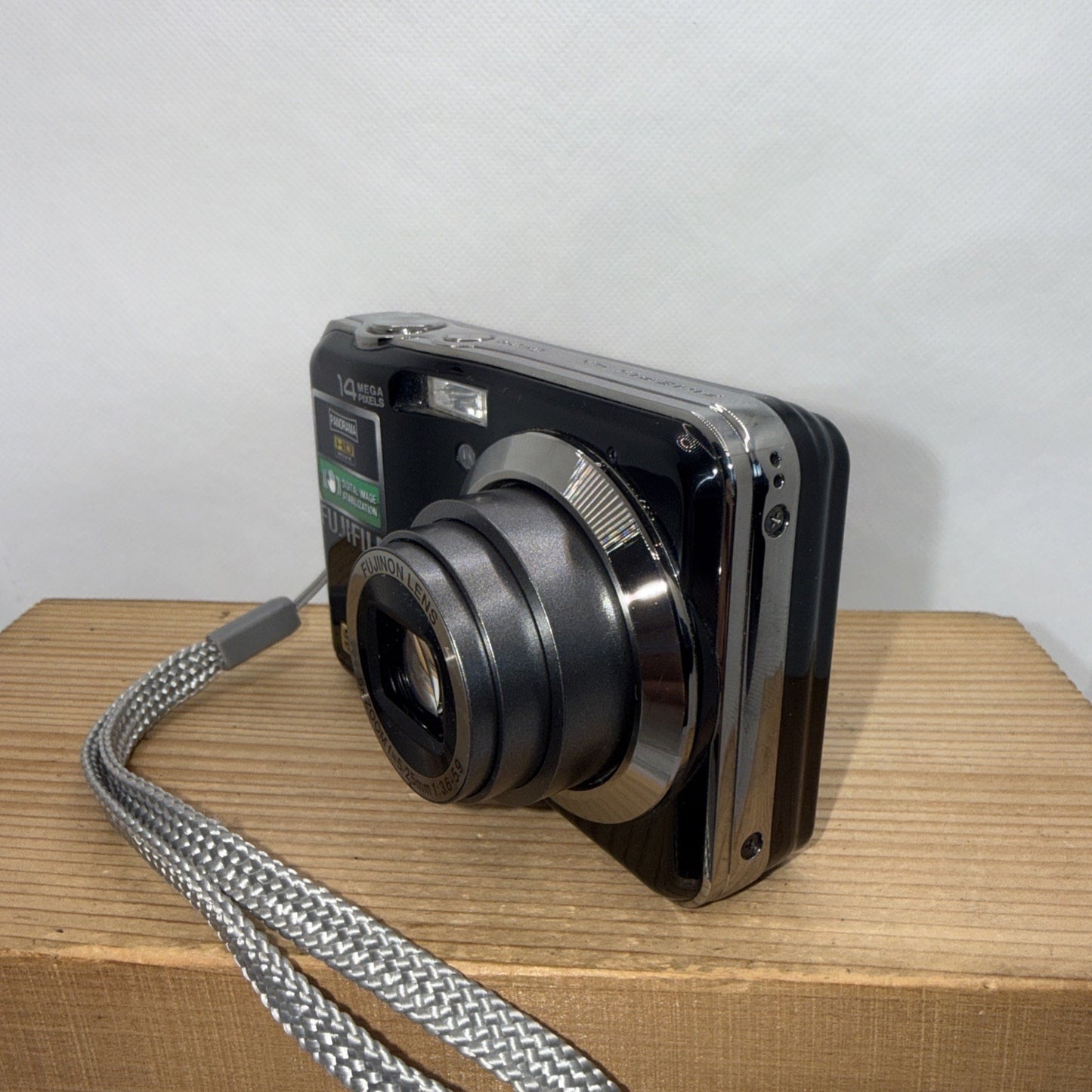 Fujifilm FinePix AX280 14MP Digital Camera Boxed Tested + Charger Batteries 4GB