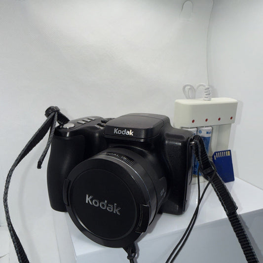 Digital Camera Kodak Z1012 IS 10MP Tested + Charger Batteries 2GB SD Card