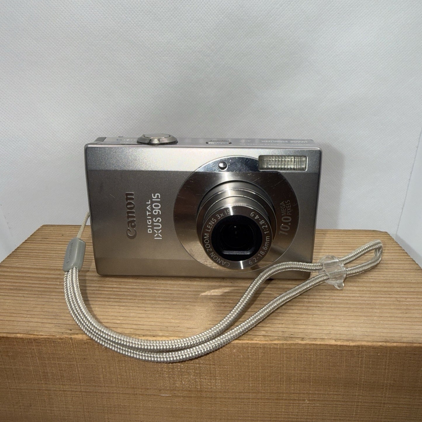 Canon IXUS 90 IS 10MP Digital Camera Tested Working + Charger Battery 4GB SD