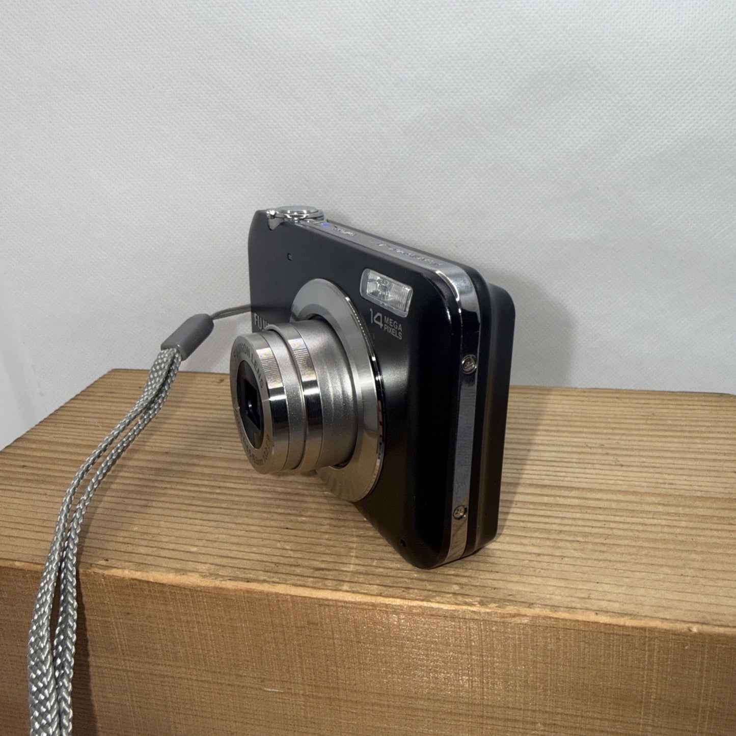 Fujifilm Digital Camera FinePix JV170 14MP Tested + Charger Battery 8GB SD Card
