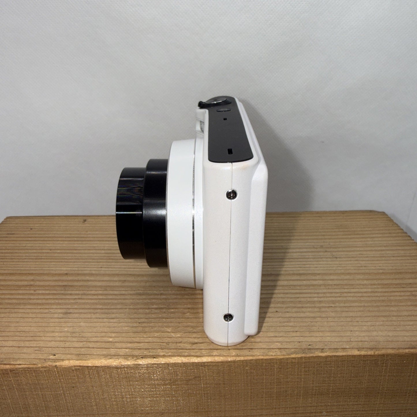Samsung WB31F WiFi Digital Camera 16.2MP White Tested with Battery And Charger