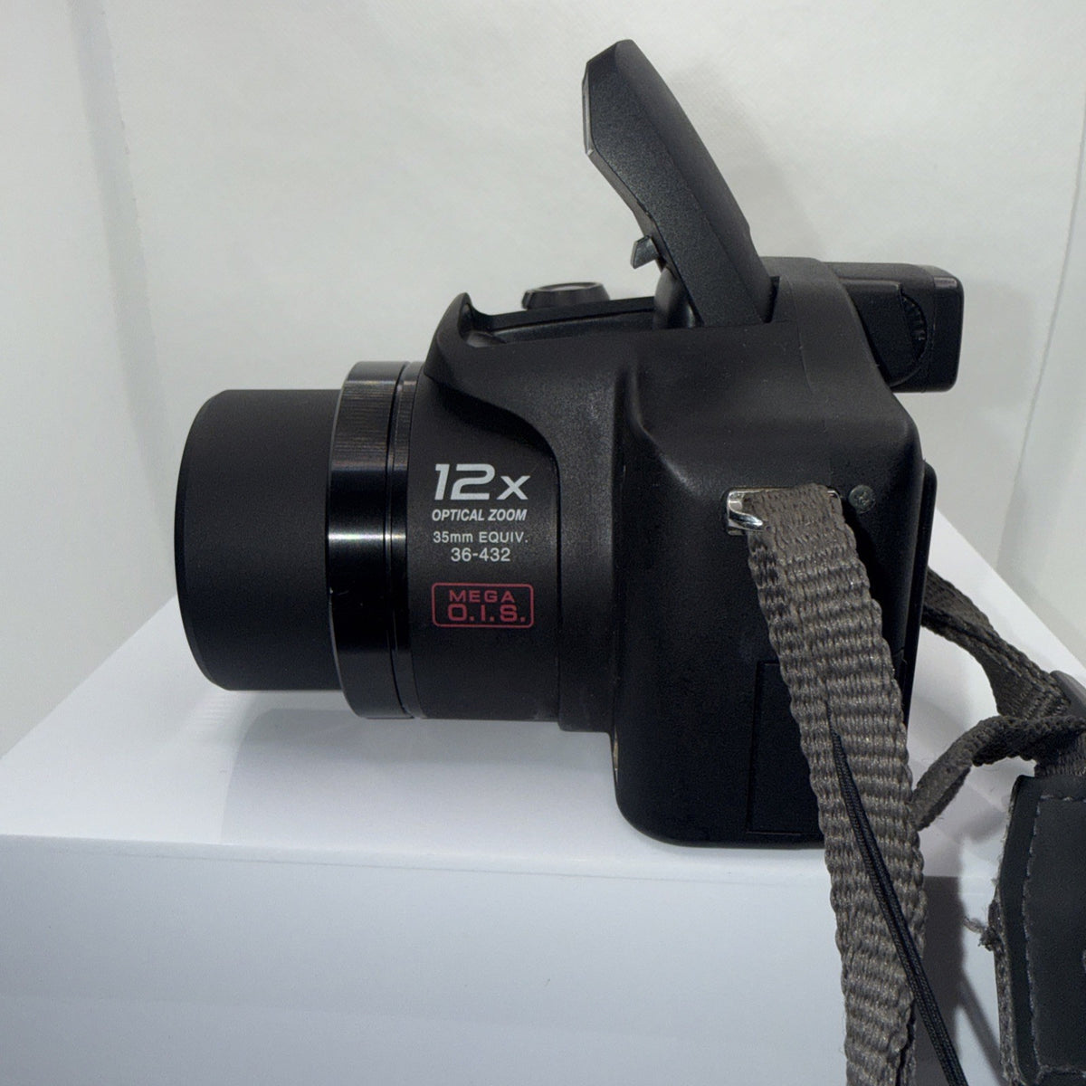 Digital Bridge Camera Panasonic Lumix DMC-FZ7 6MP Tested + Charger Battery 2GB
