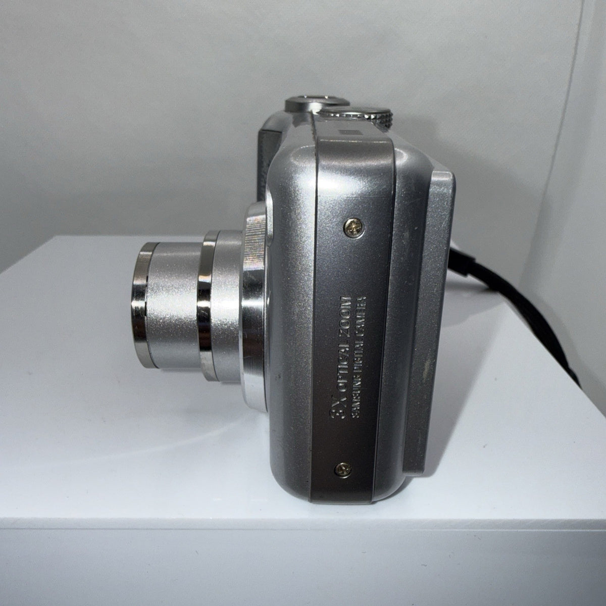 Samsung Digimax D103 10.1MP Digital Camera Tested + Charger Batteries 2GB SD