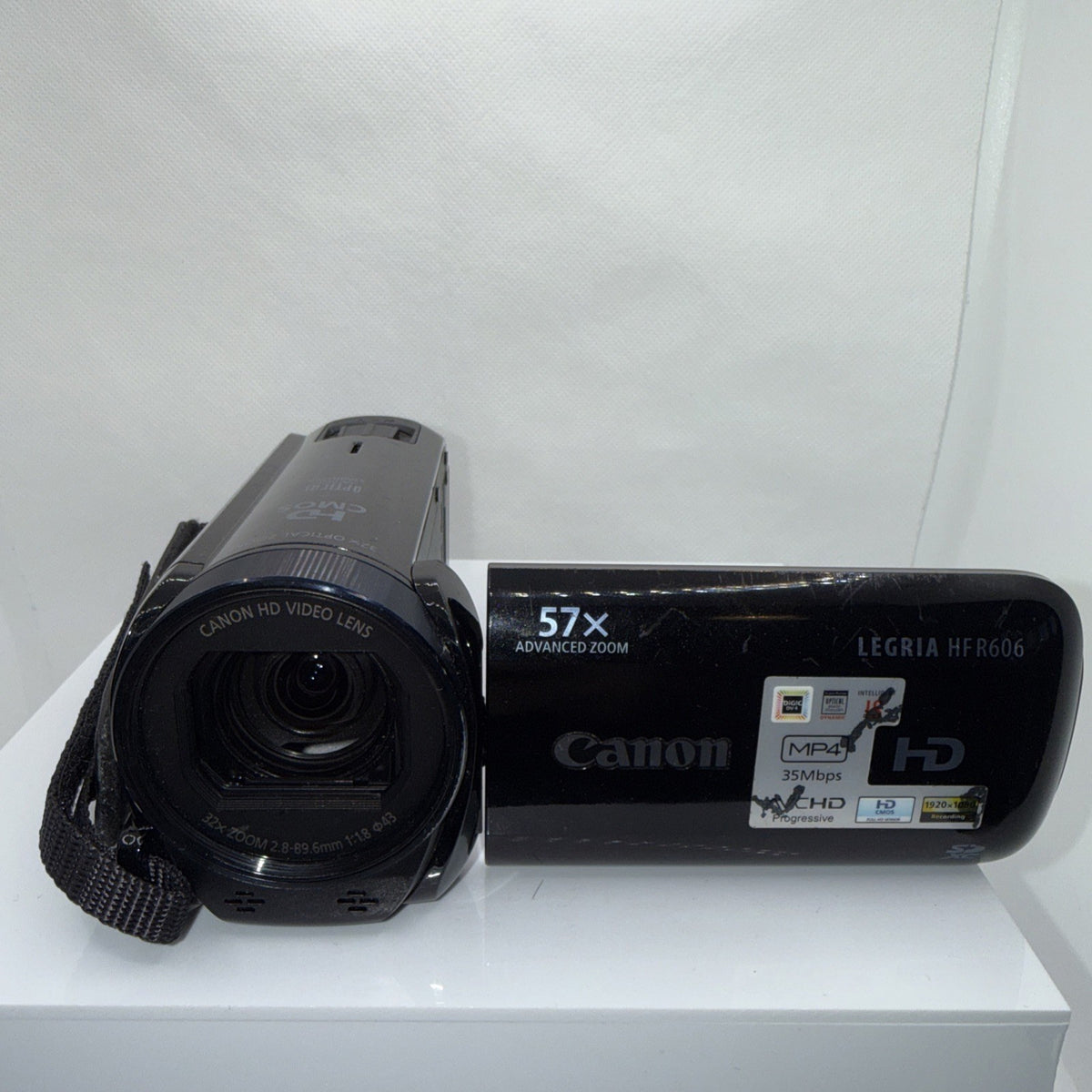 Canon Legria HF R606 HD CMOS Digital Video Camcorder Working + Accessories