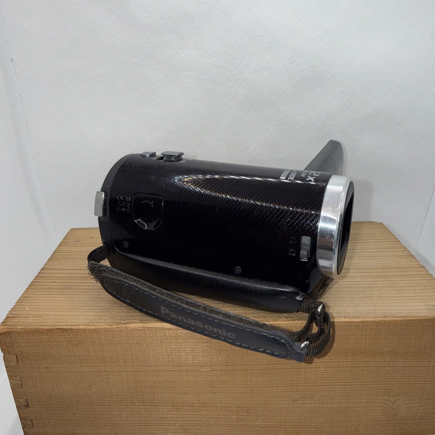 Panasonic HC-V110 Camcorder Tested Working (scratches) + Charger Battery 4GB SD