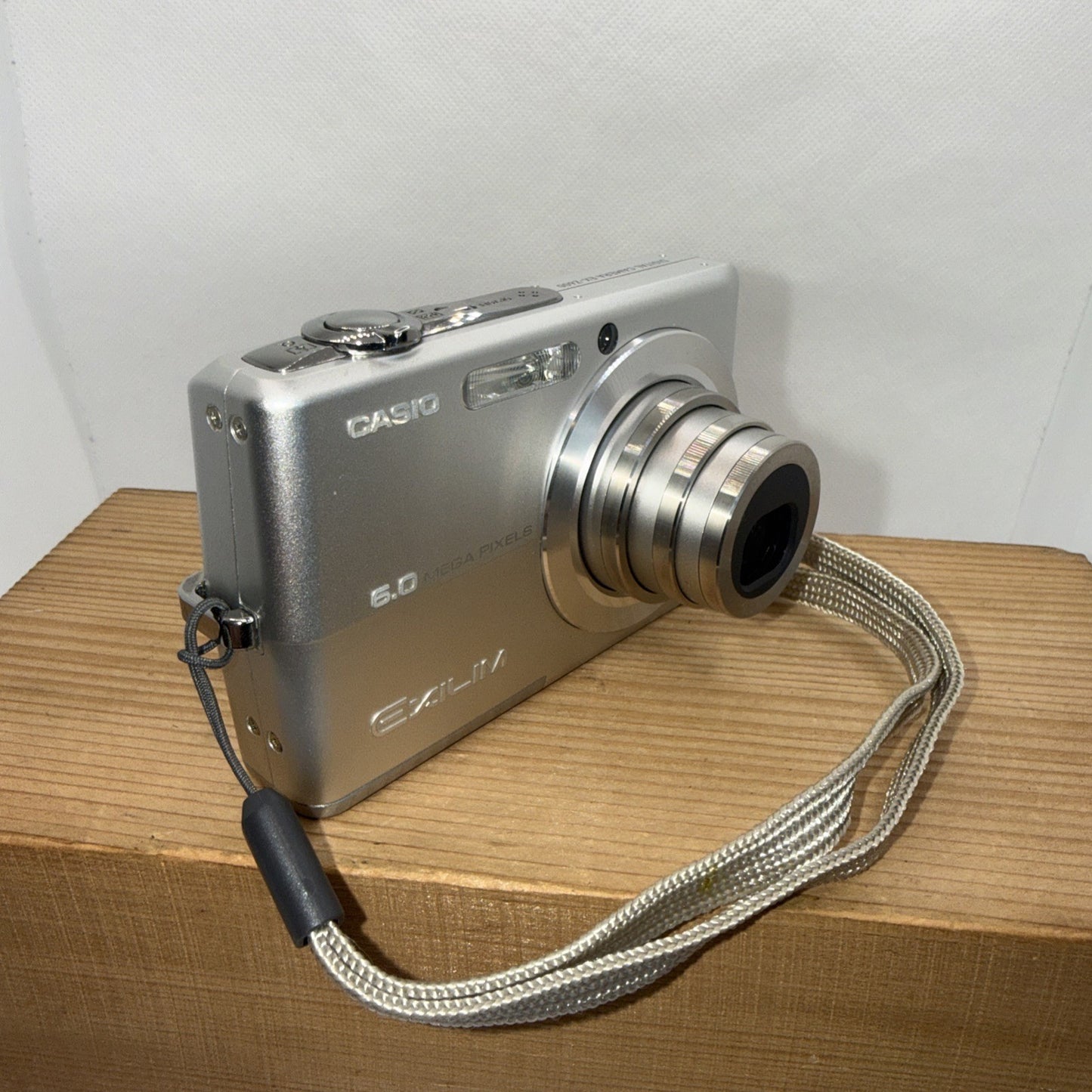 Casio Digital Camera Exilim EX-Z600 6.0MP Boxed Bundled Tested Mint Condition