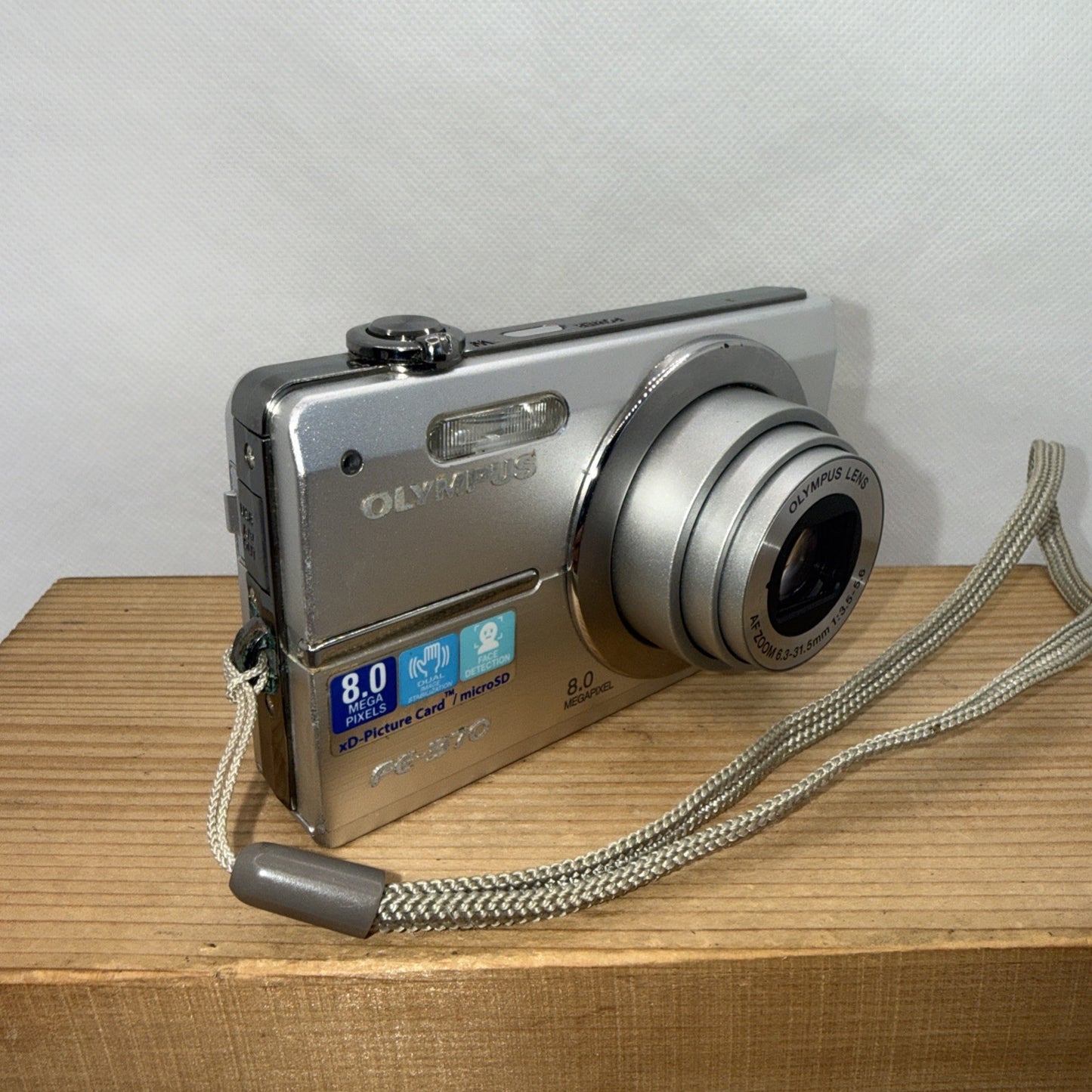 Olympus FE-370 8.0MP Digital Camera Working + Charger Battery Memory Case Retro