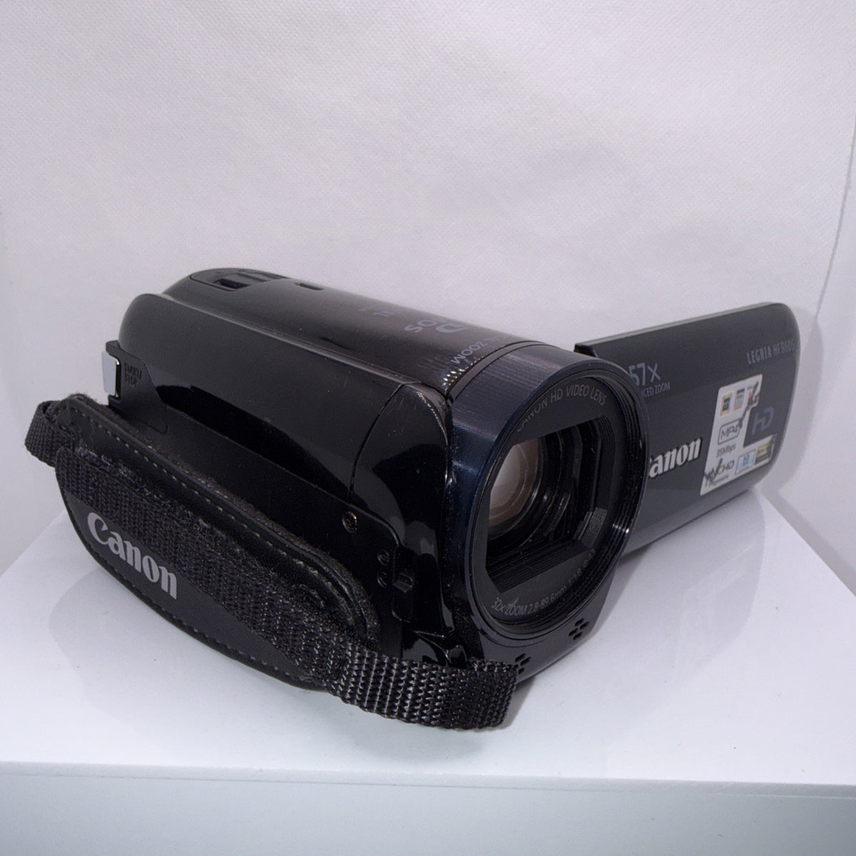 Canon Legria HF R606 HD CMOS Digital Video Camcorder Working + Accessories