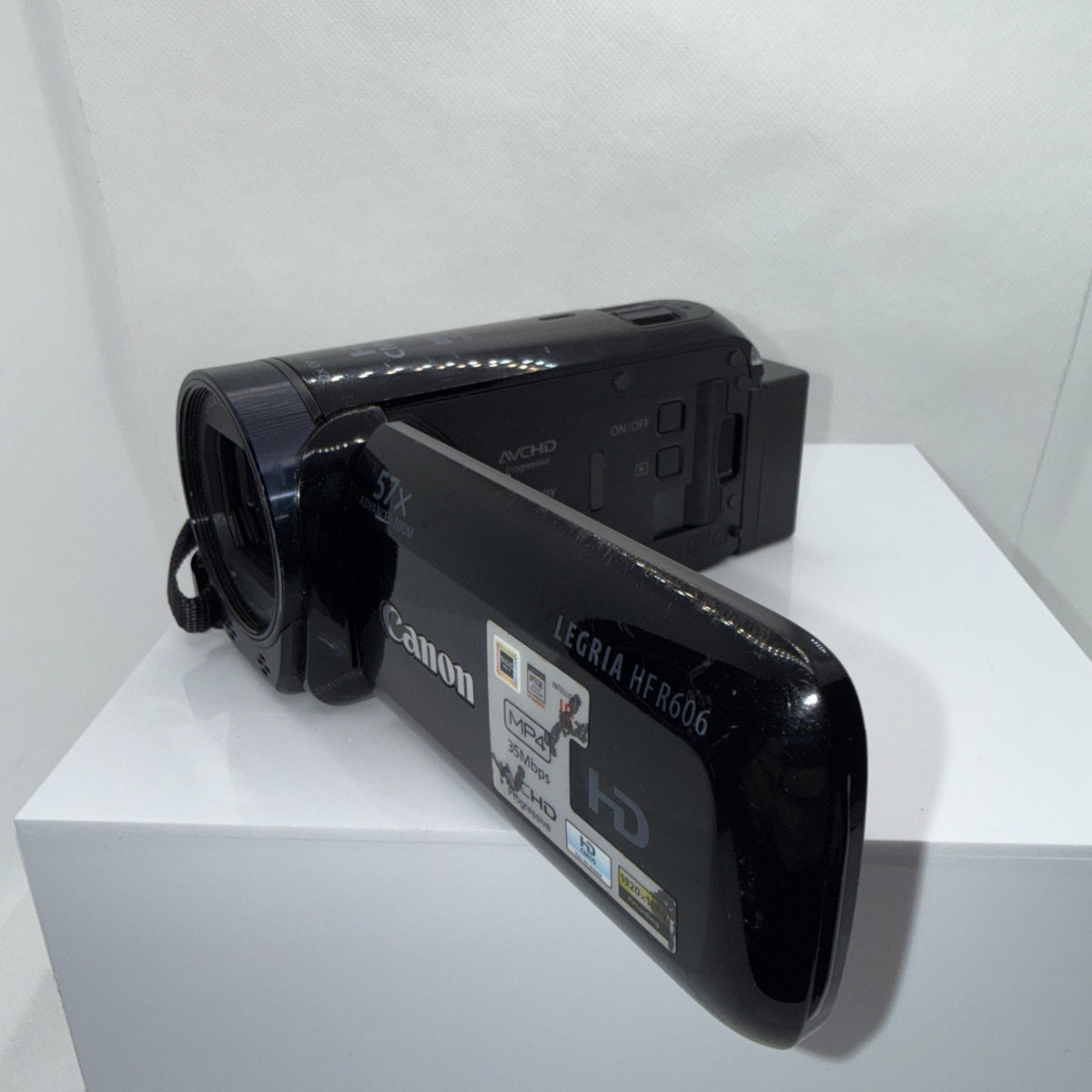 Canon Legria HF R606 HD CMOS Digital Video Camcorder Working + Accessories