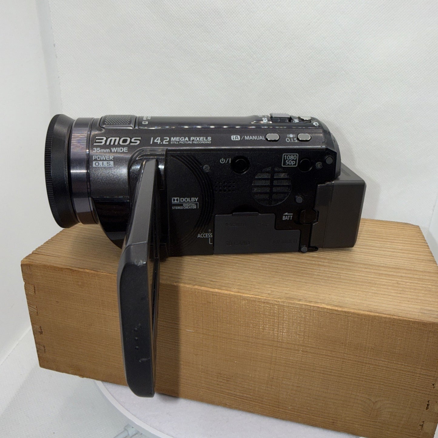 Panasonic HDC-SD200 12x Optical Zoom Full HD Camcorder + Charger Battery SD Case