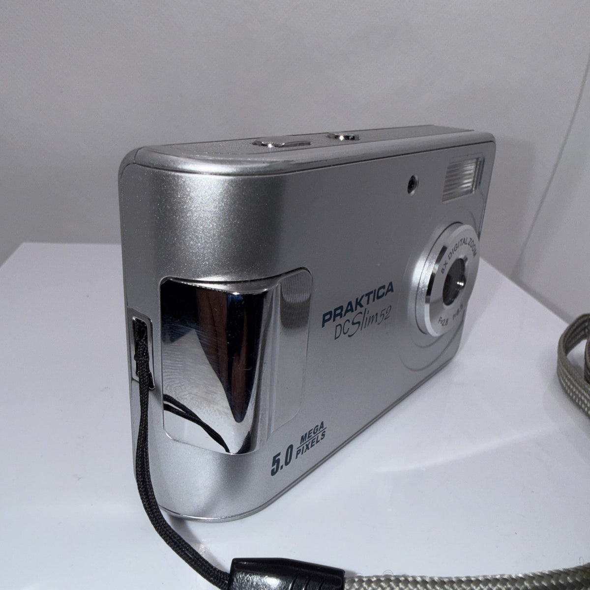 PRAKTICA DC Slim 52 5.lMP Digital Camera Tested + Batteries Charger Case 1GB SD