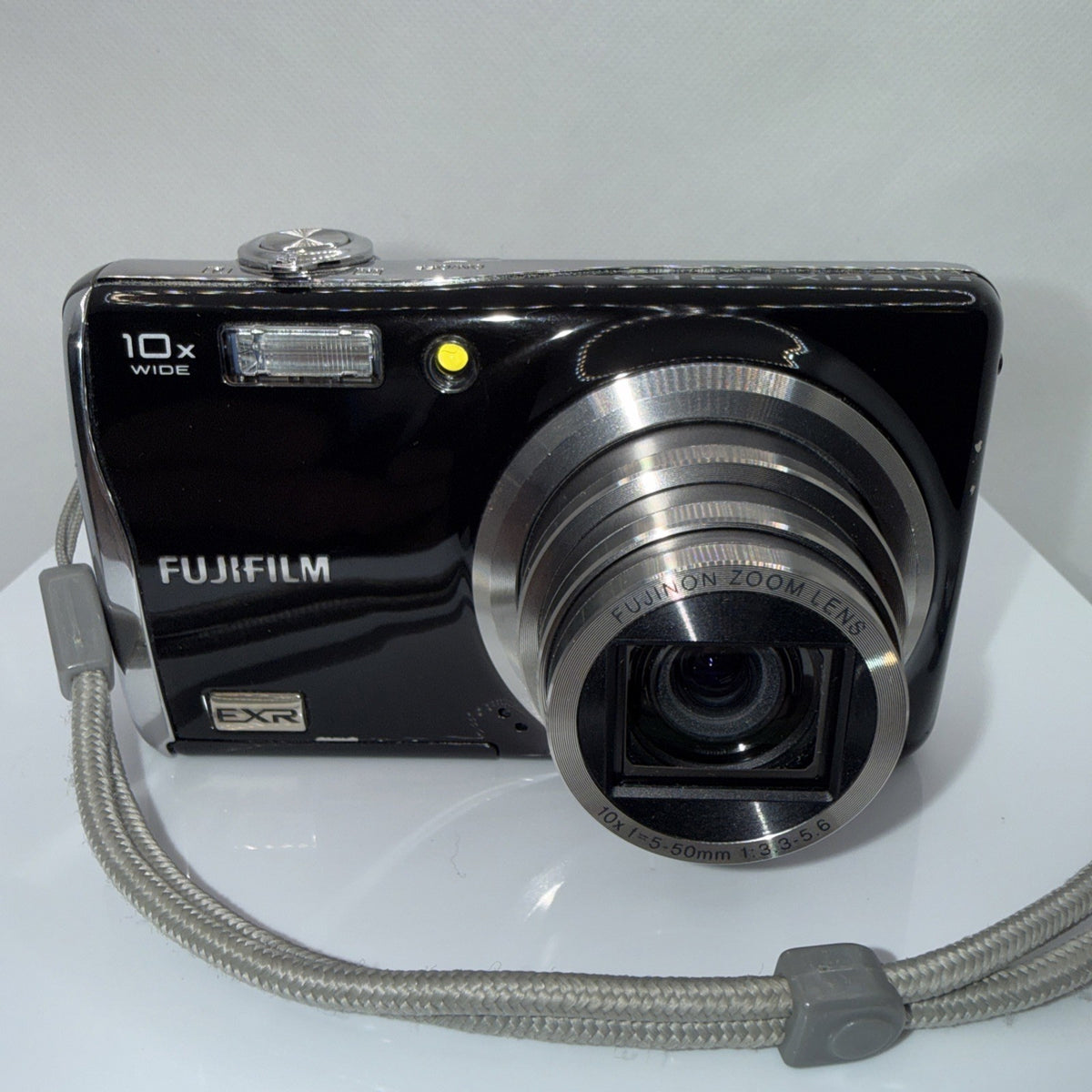 FujiFilm FinePix F72EXR 10MP Digital Camera Tested + Charger Battery 16GB SD