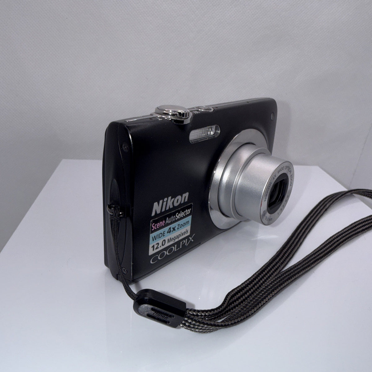Nikon Coolpix S2500 12MP Digital Camera Tested Working + Charger Battery 16GB