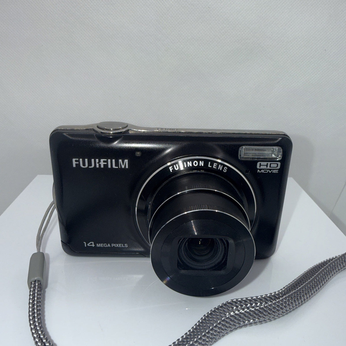 Fujifilm JX370 Digital Camera 14MP Tested Working + Charger Battery 4GB SD Card