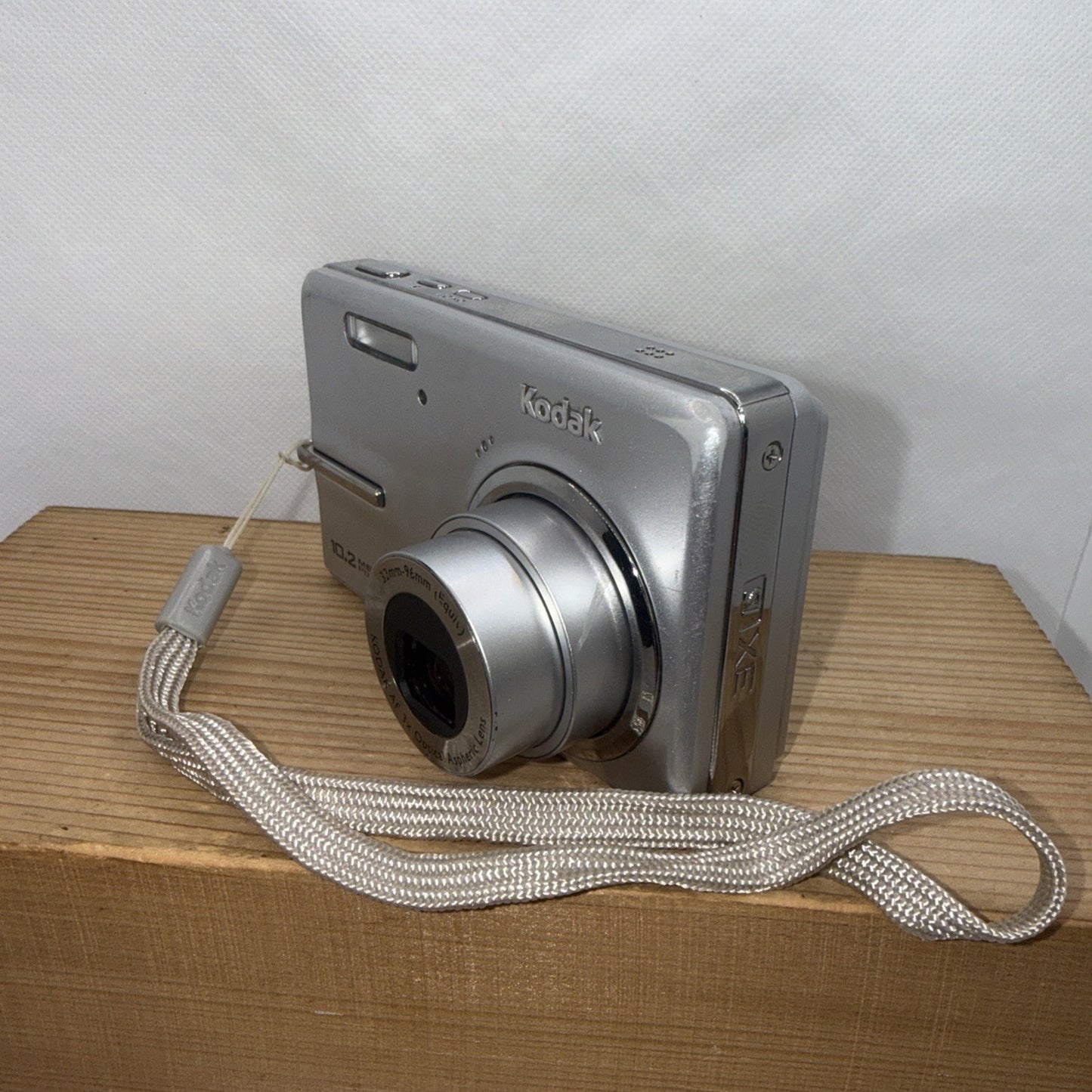 Kodak Easyshare M1073 10.2MP Digital Camera Tested + Charger Battery 4GB SD Card