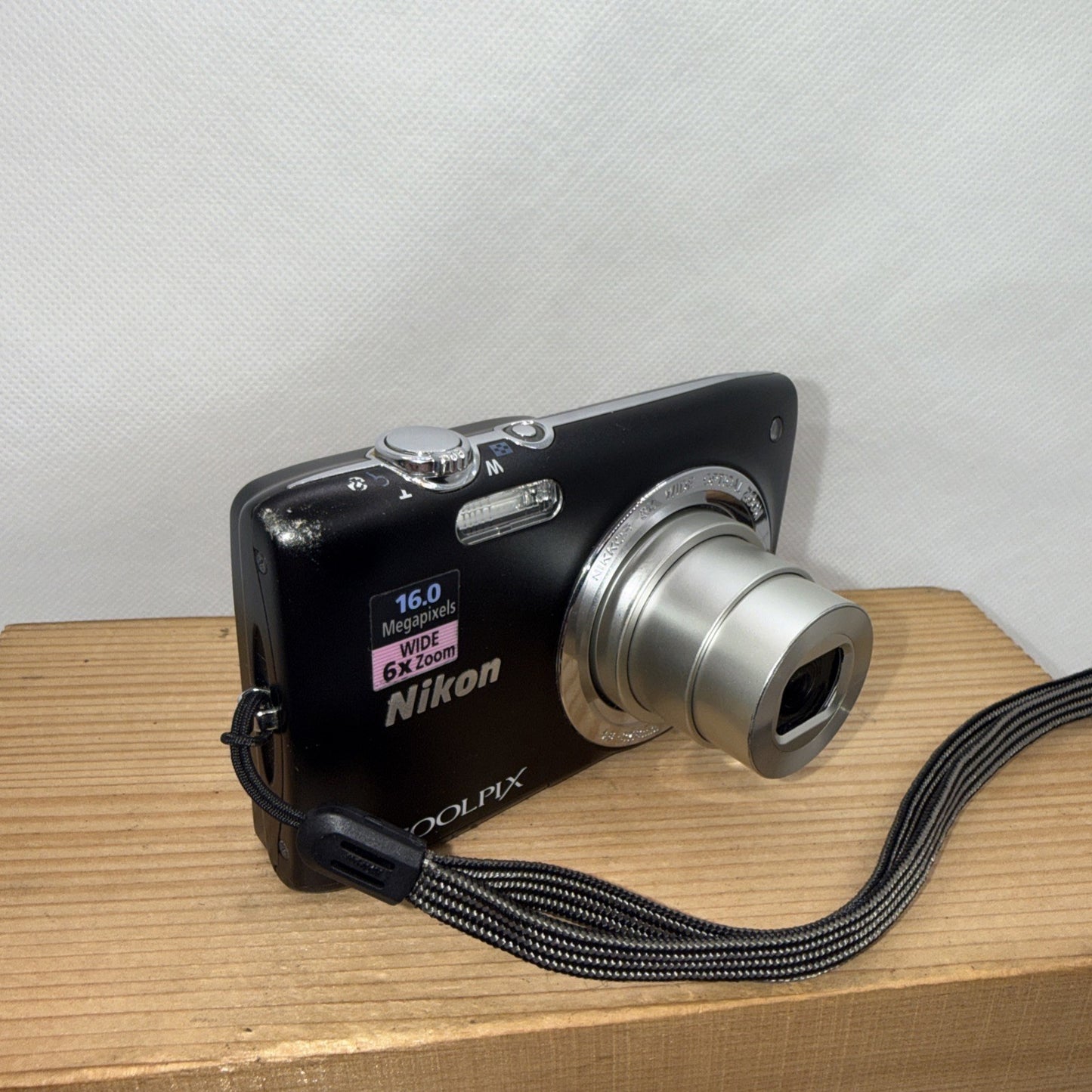 Nikon Coolpix S2700 16MP Digital Camera Tested + Charger Battery 4GB SD Case