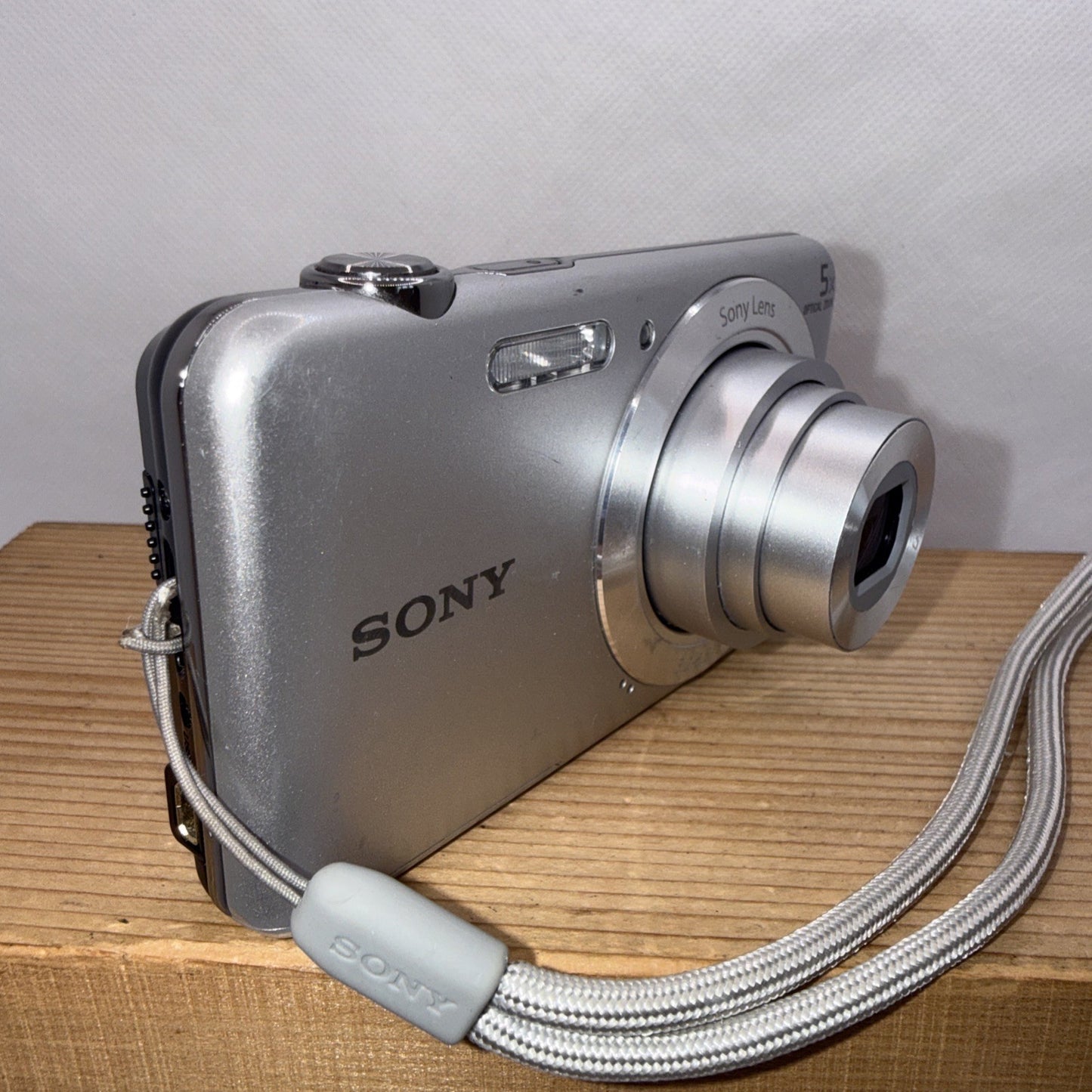 Sony Cybershot DSC-W710 16.1MP Digital Camera Working + Charger Battery 32GB