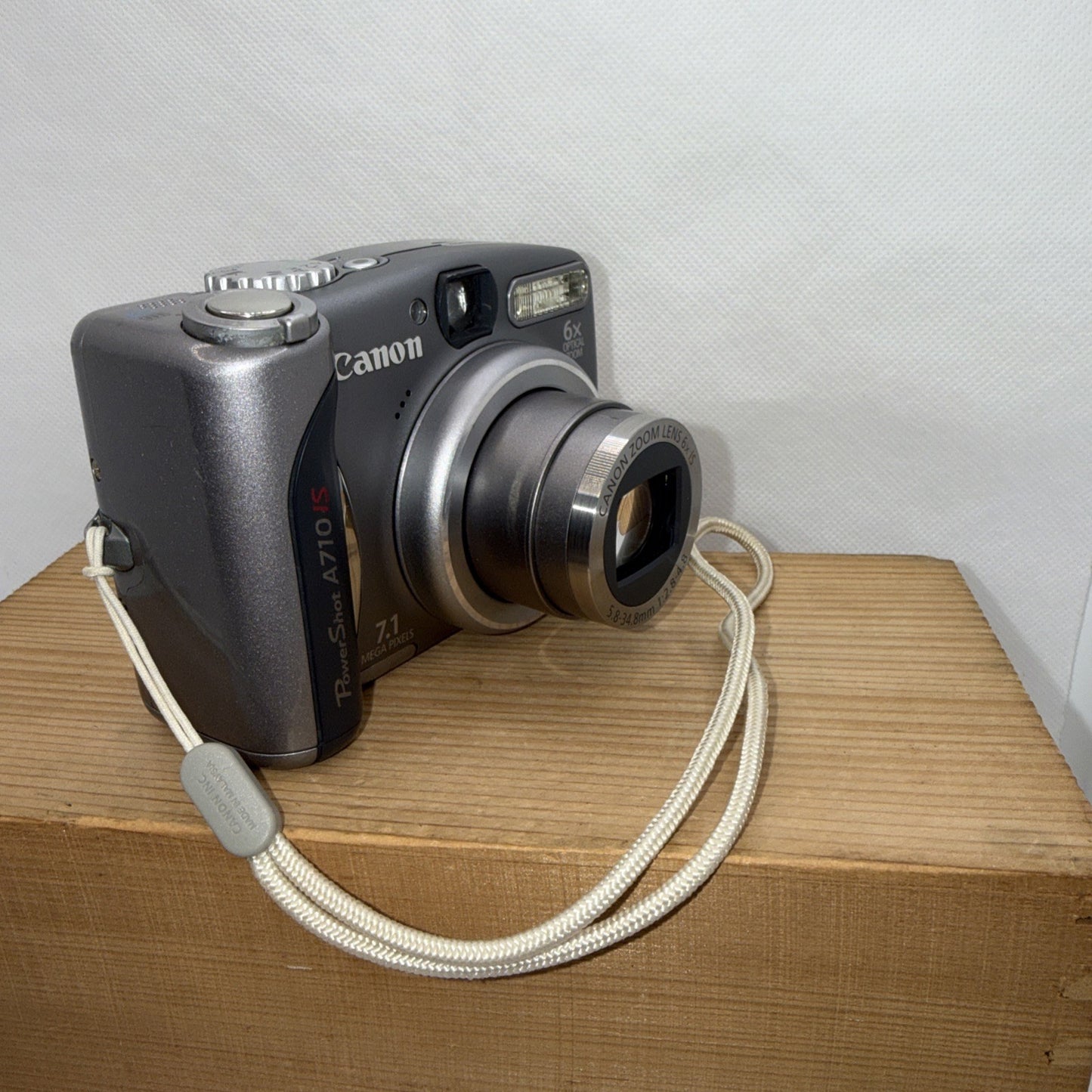 Canon PowerShot A710 Is Digital Camera 7.1mp Tested * minor screen issue* 4GB SD