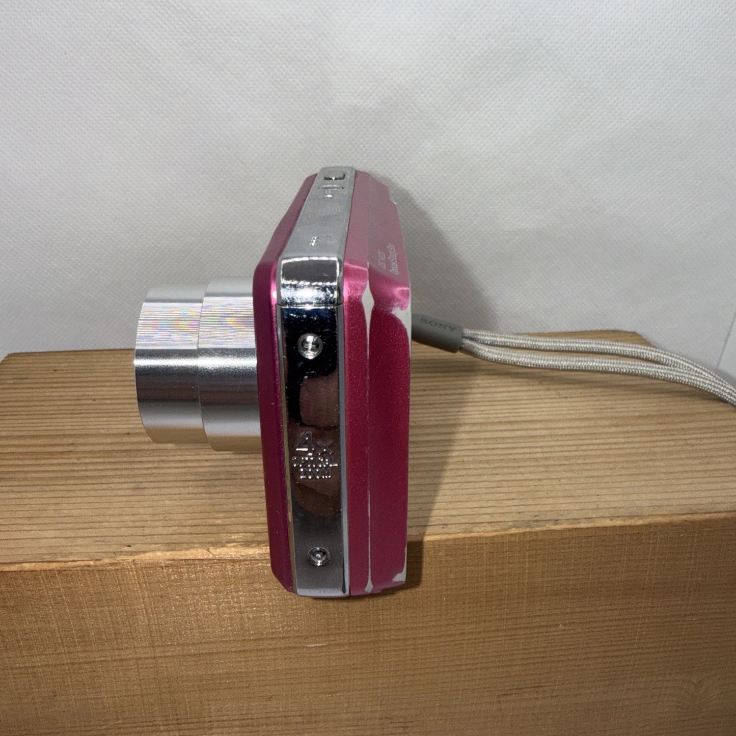Sony Cybershot DSC-W220 Digital Compact Camera Working w/ 4x Optical Zoom Lens