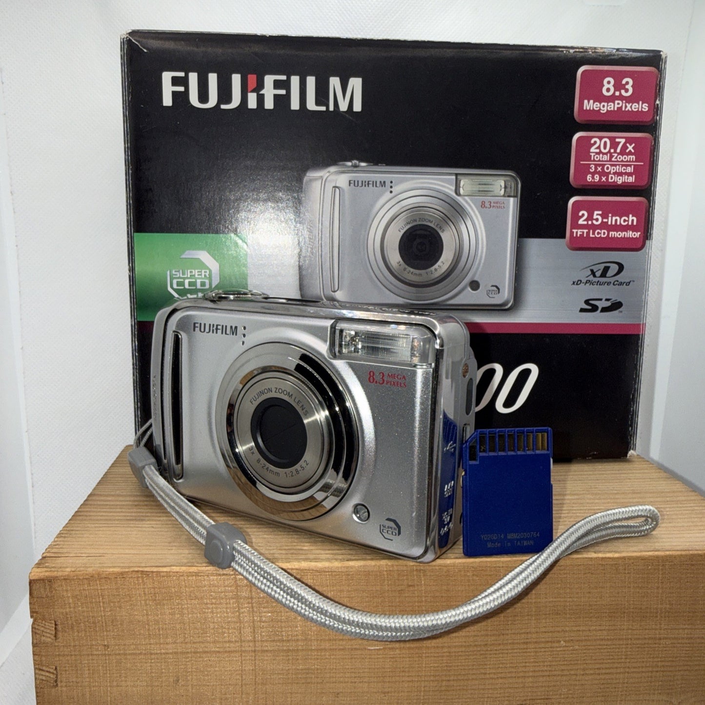Fujifilm FinePix A800 8.3MP Digital Camera Boxed  Tested Working + 2GB SD Card