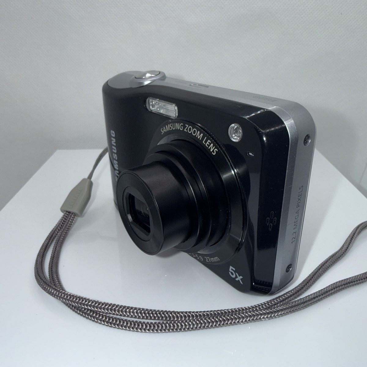 Digital Camera Samsung ES28 12.2MP Tested Working + Batteries Charger 4GB SD