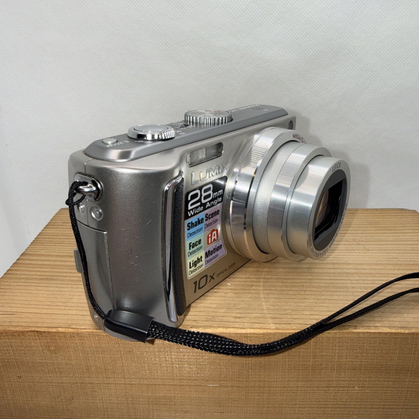 Panasonic Lumix DMC-TZ5 9.1MP Digital Camera Tested + Charger Battery 4GB SD VGC