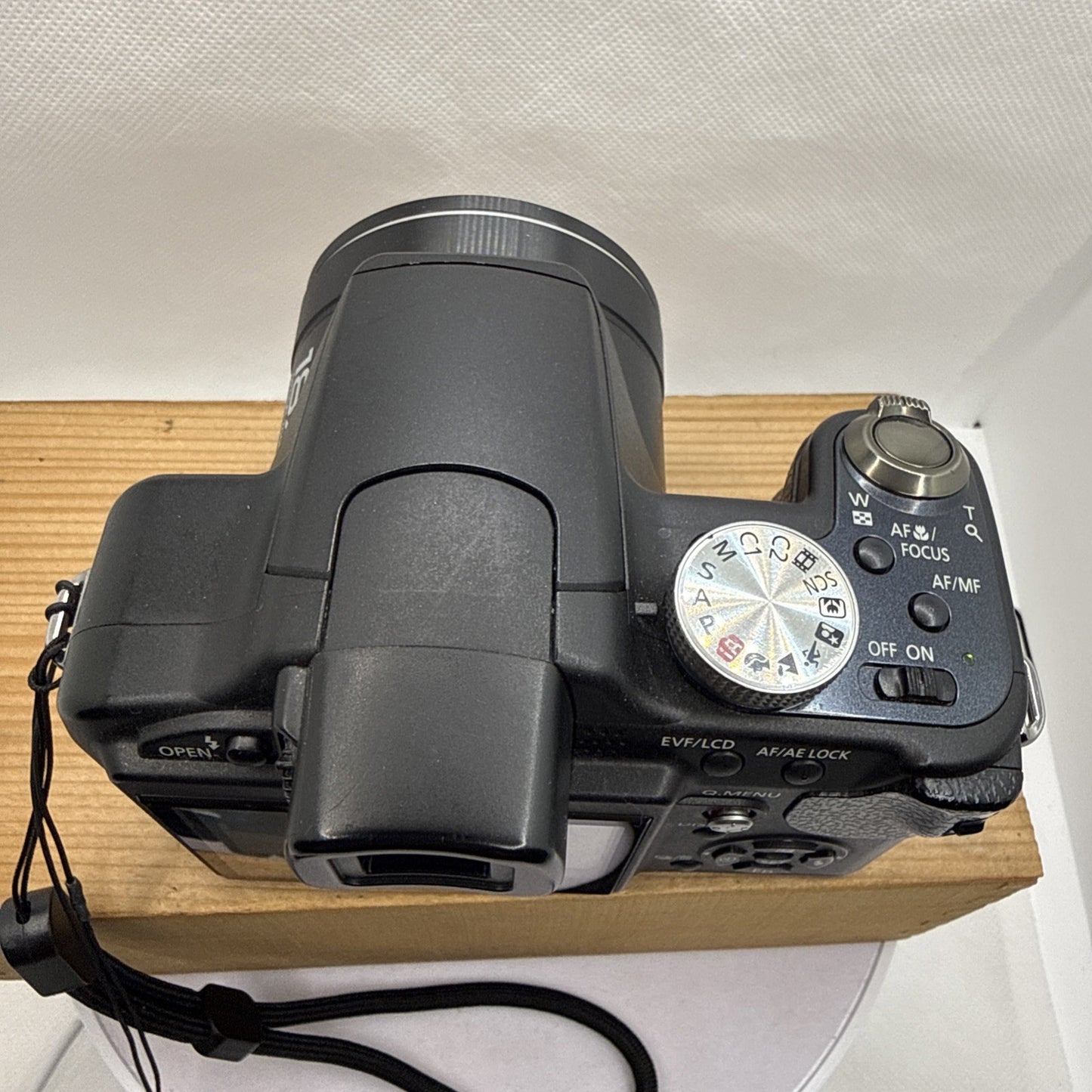 Panasonic Lumix DMC-FZ28 10MP Digital Bridge Camera Tested + Charger Battery 4GB