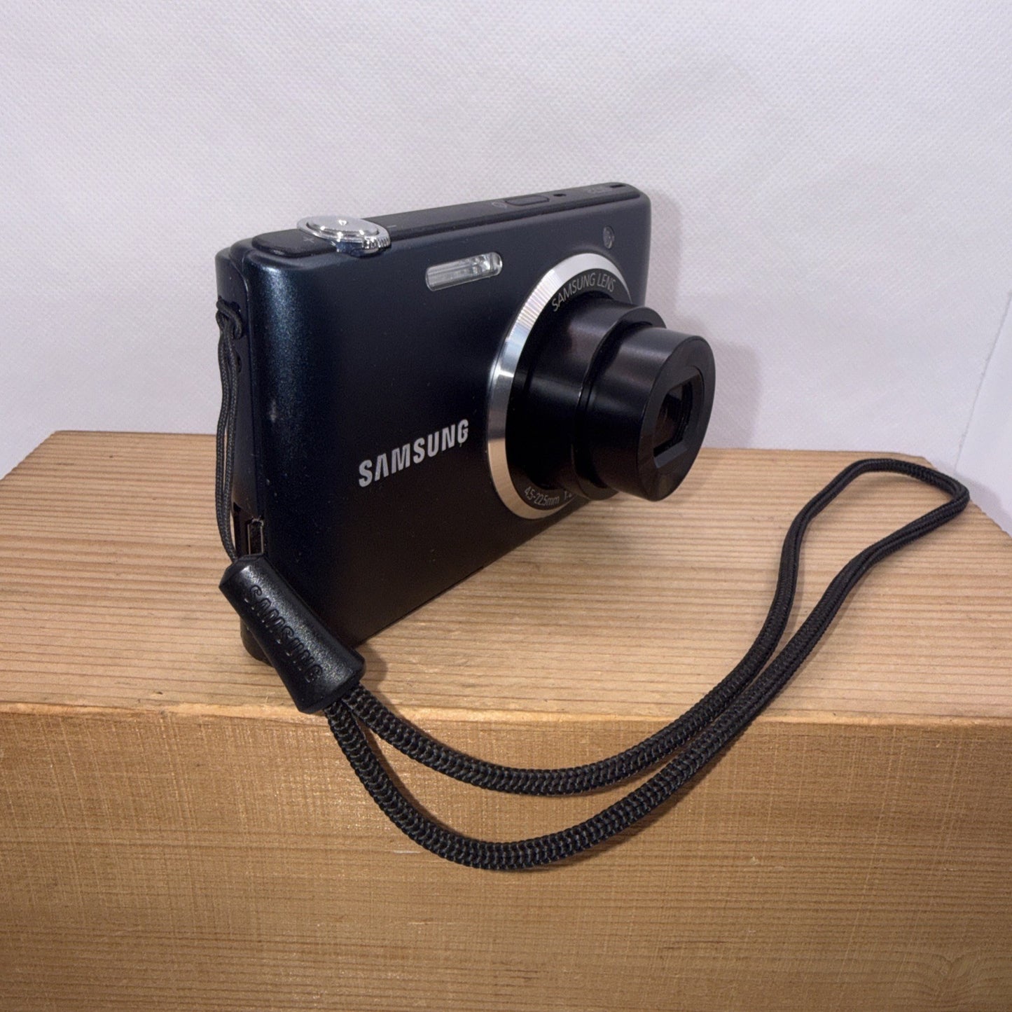 Samsung ST72 16MP Digital Camera Tested Working + Charger Battery 2GB SD Card