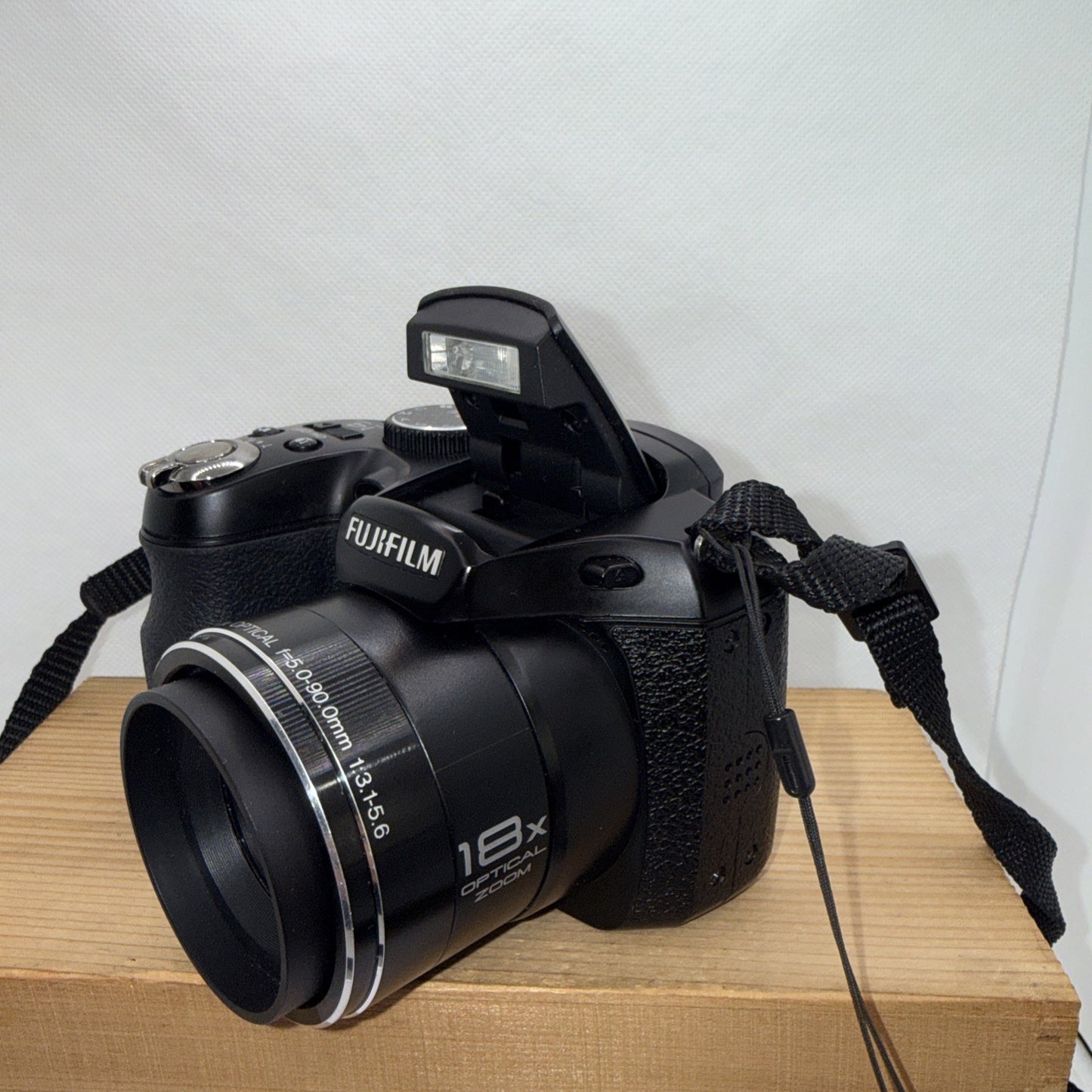Fujifilm FinePix S Series S2980 Digital Camera 14MP Tested Working + 4GB SD