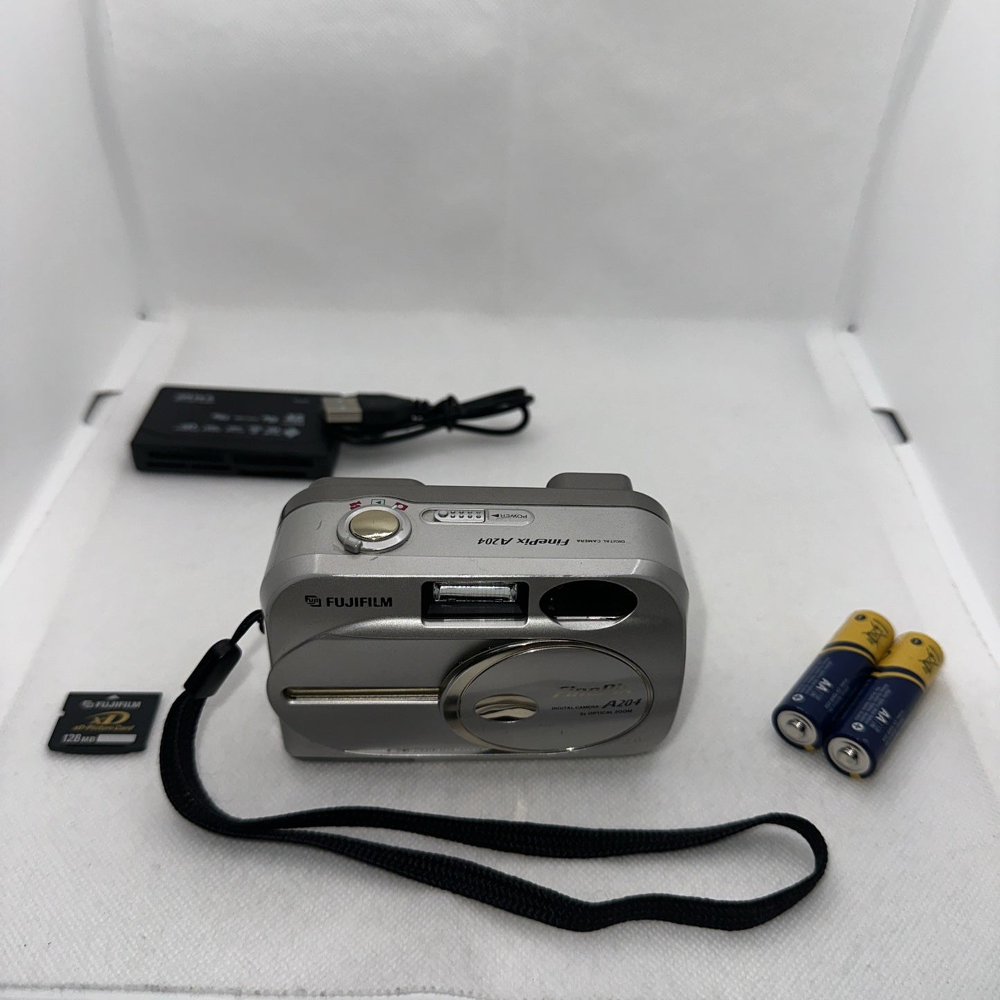 Vintage Digital Camera Fujifilm FinePix A204 2.0MP Tested + Accessories Retro0