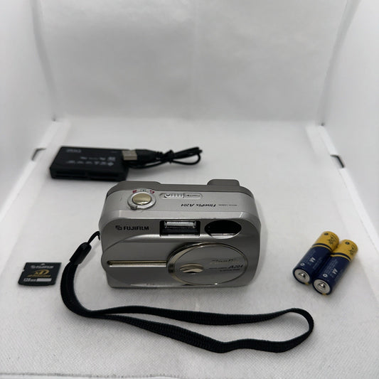 Vintage Digital Camera Fujifilm FinePix A204 2.0MP Tested + Accessories Retro0