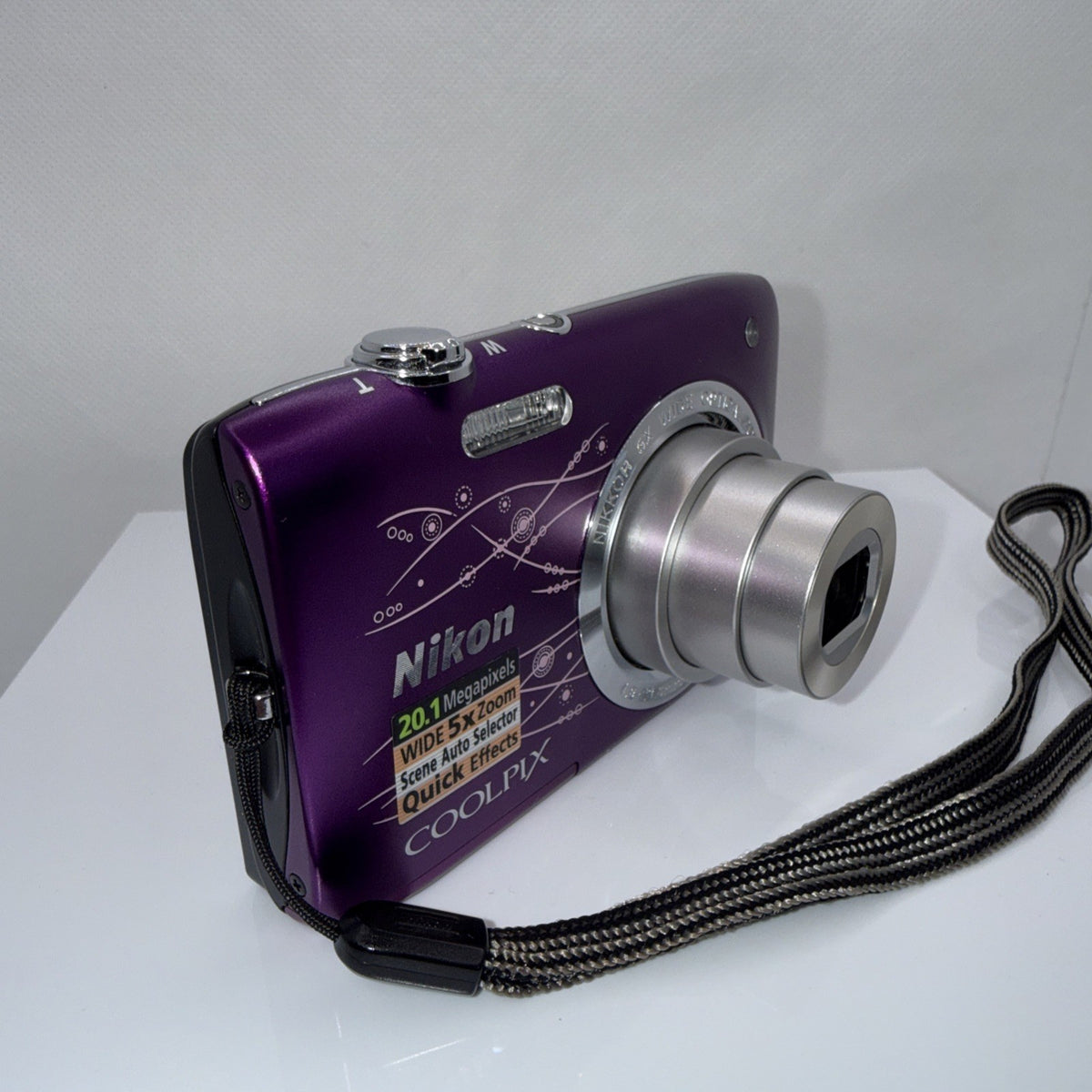 Nikon Coolpix S2800 20.1MP Purple Digital Camera Working + Charger Battery 32GB