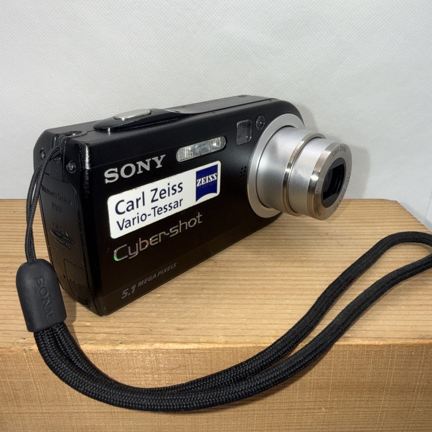 Sony Digital Camera Cybershot DSC-P120 5.1MP Tested + Charger Battery Memory