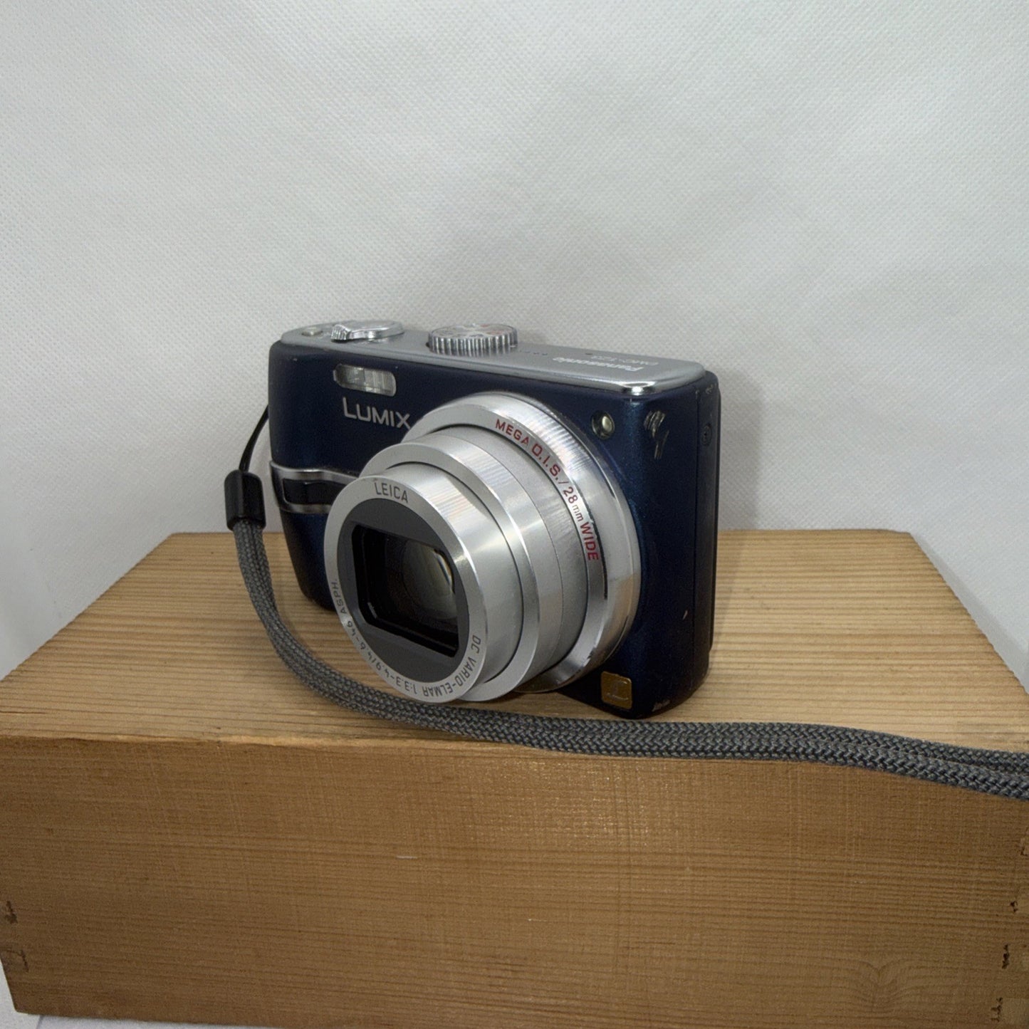 Panasonic LUMIX DMC-TZ3 7.2MP Digital Camera Tested + Charger Battery 4GB SD