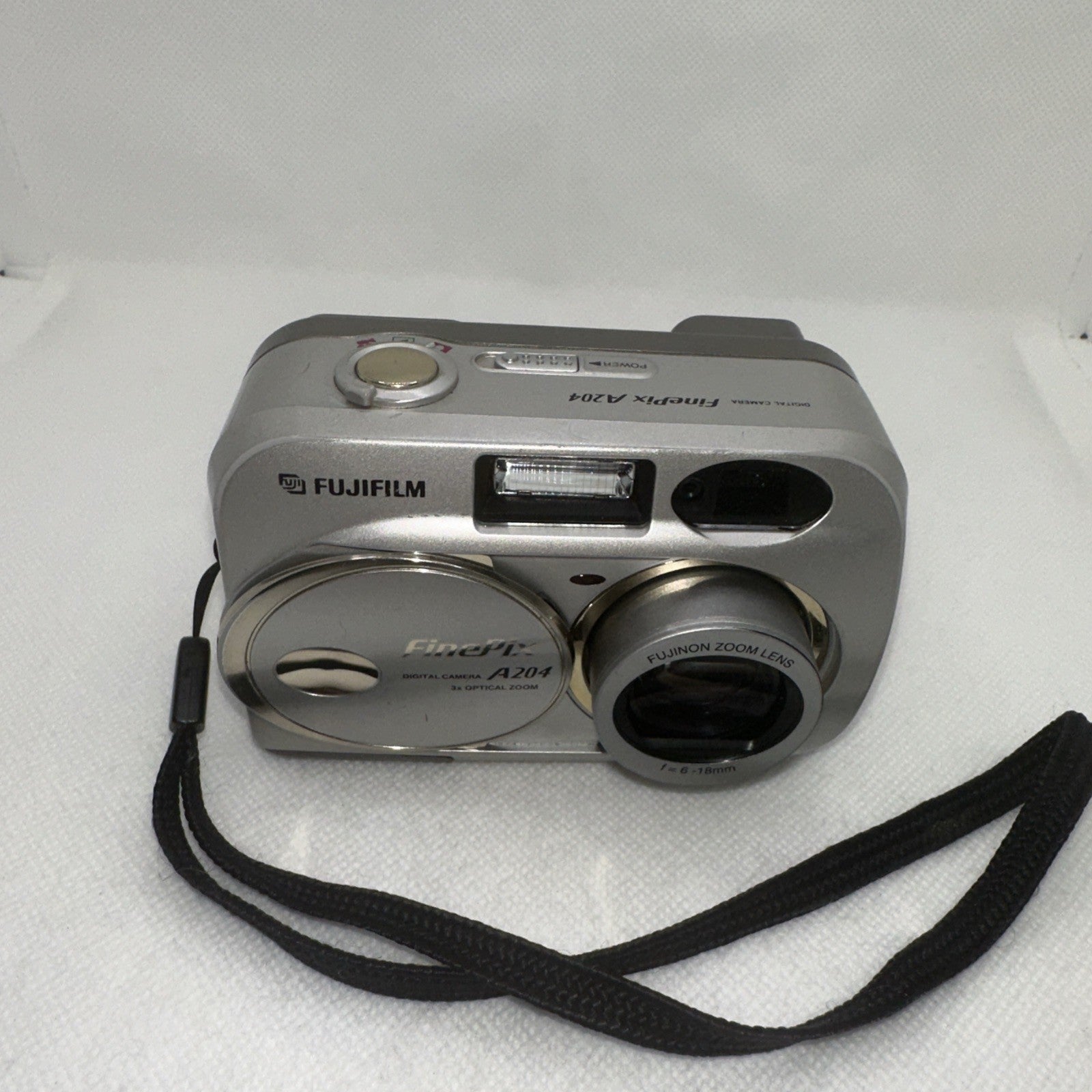 Vintage Digital Camera Fujifilm FinePix A204 2.0MP Tested + Accessories Retro2