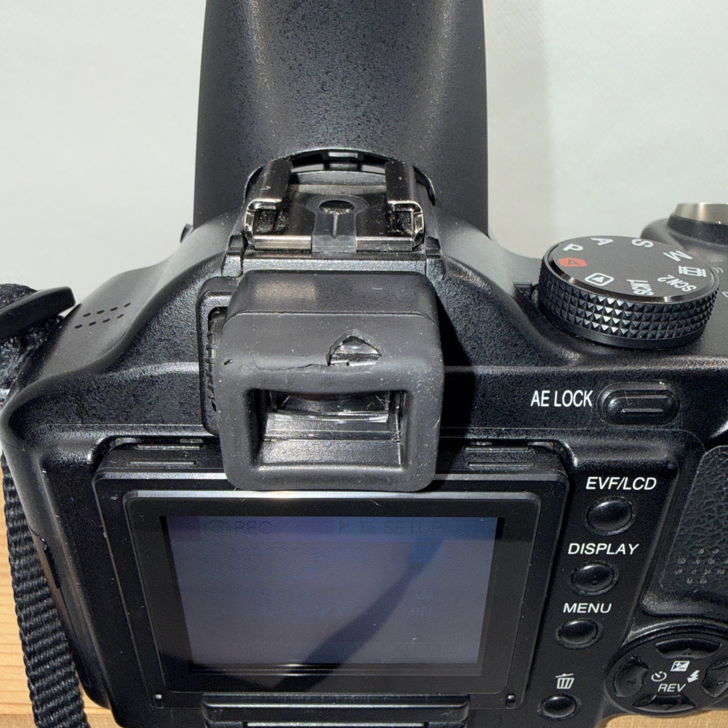 Panasonic Lumix DMC-FZ30 8MP Digital Camera Tested + Charger Battery SD Case