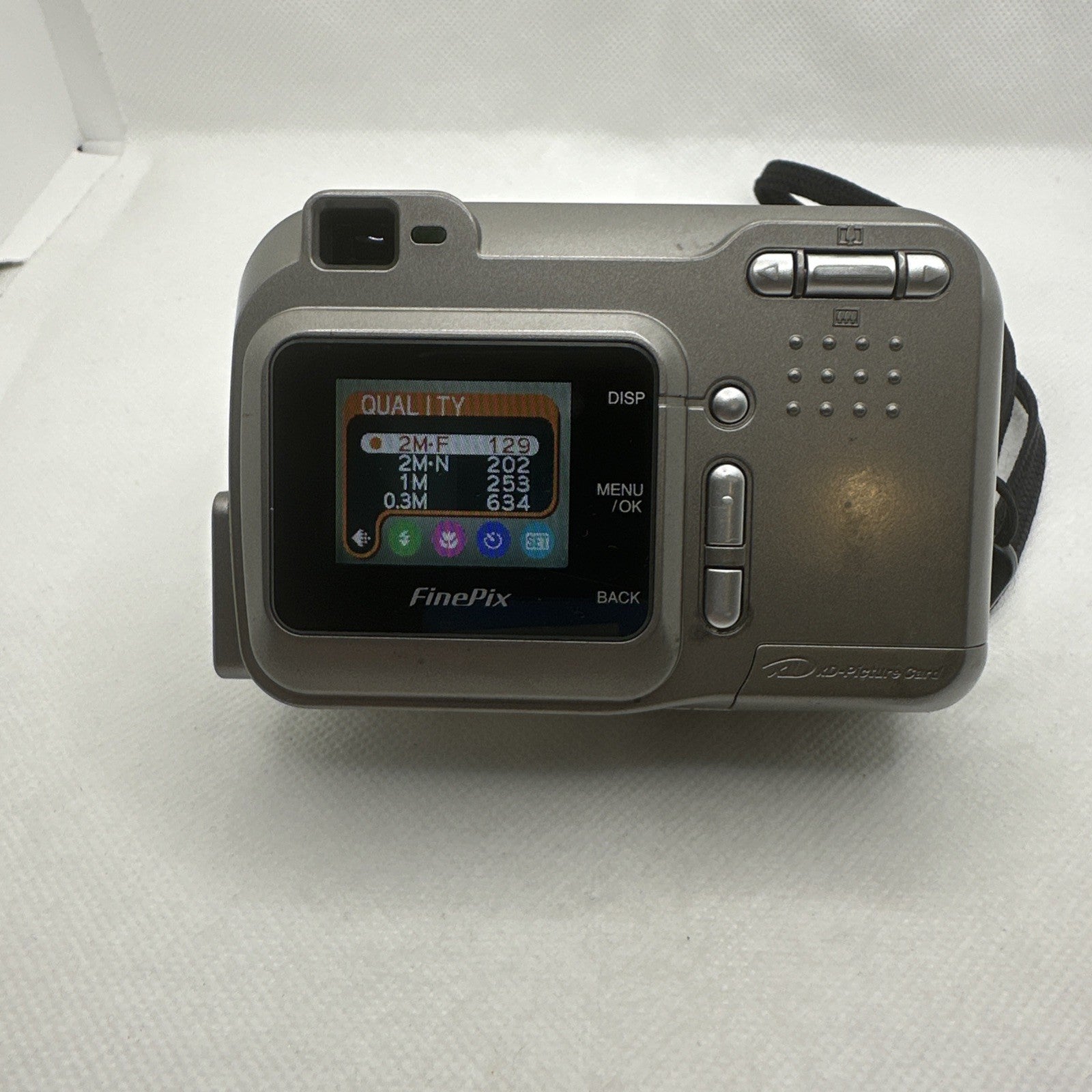 Vintage Digital Camera Fujifilm FinePix A204 2.0MP Tested + Accessories Retro4