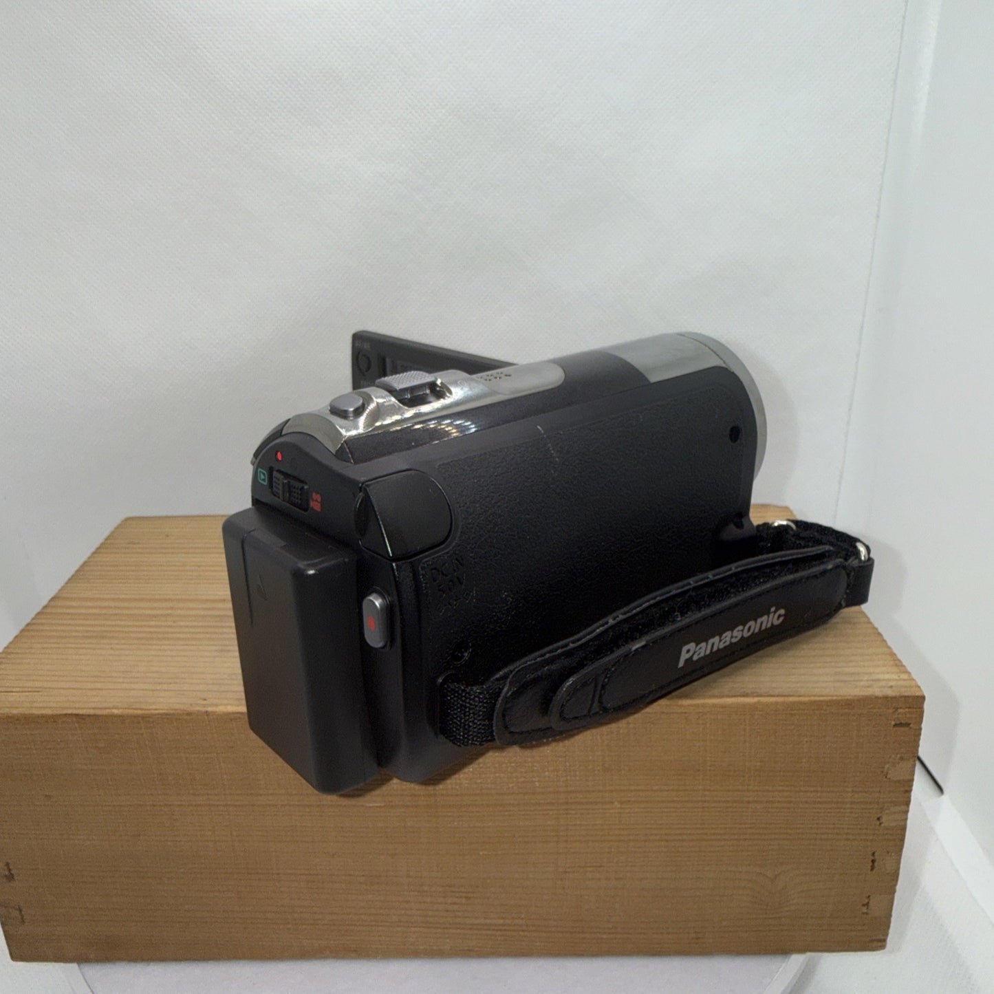 Panasonic SDR-S50 SD Camcorder Video Camera 78x Zoom LCD Screen Tested Working