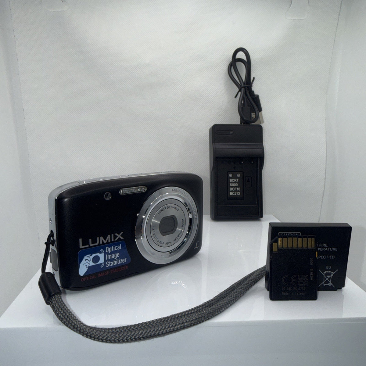 Panasonic Lumix DMC-S5 16.1MP Digital Camera Tested Full Kit Ready To Use VGC