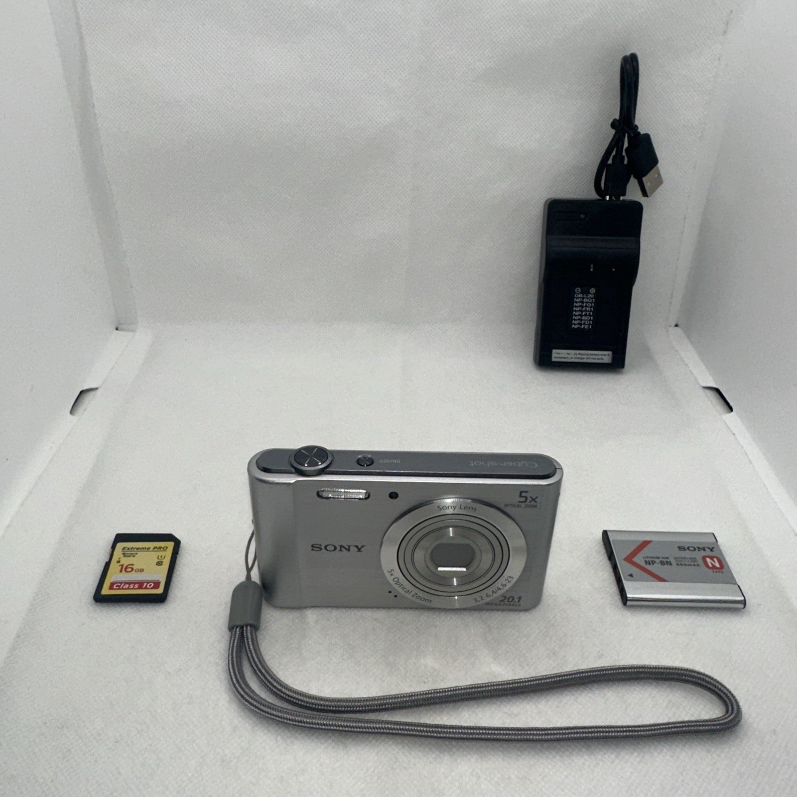 Sony Cyber-shot DSC-W800 20.1MP Digital Camera Tested Charger Battery 16GB0