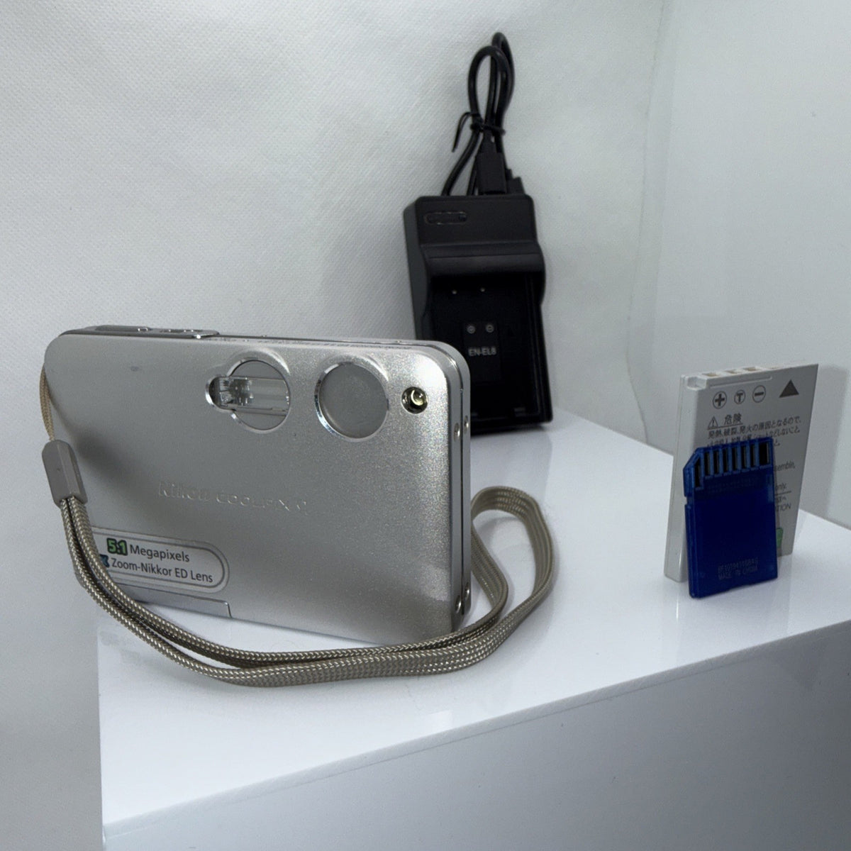 Digital Camera Nikon Coolpix S1 5.1MP Silver Tested Full Working Set Retro Y2K