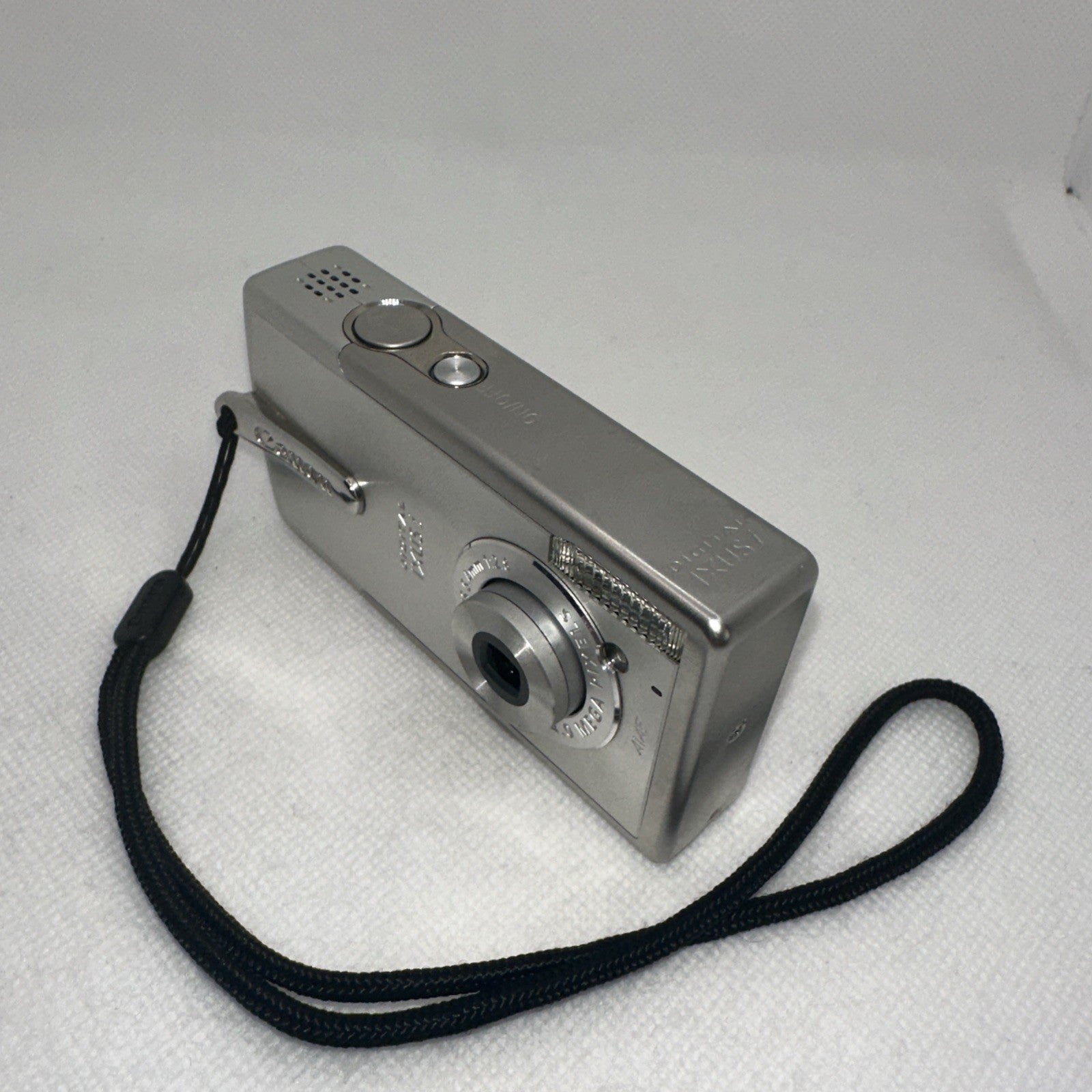 Canon PC1060 IXUS i 4MP Compact Digital Camera Charger Battery Memory2